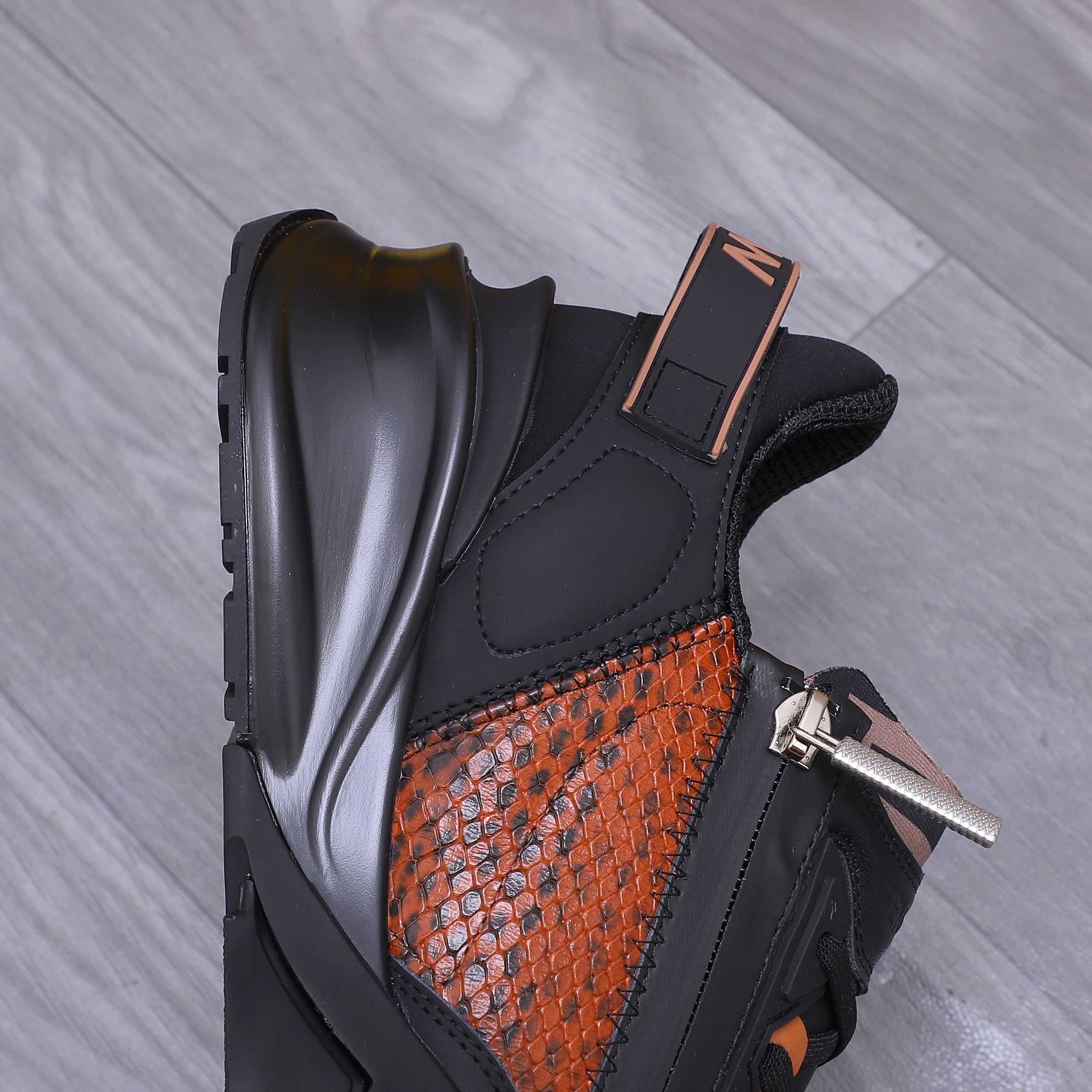 Fendi Men's Snake-Embossed Leather Sneakers in Various Colors and Sizes 10 a1741950833507 5264