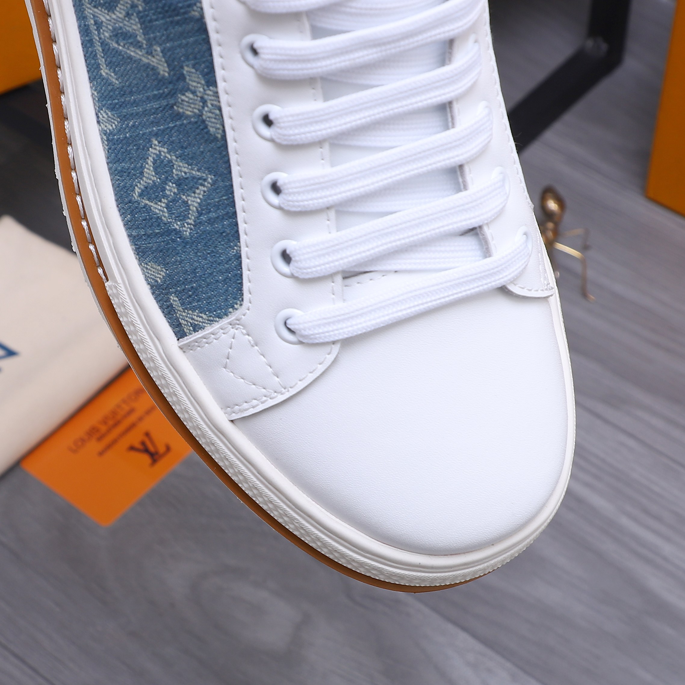 Louis Vuitton Men's Leather and Denim Casual Sneakers - Size 38-44 9 a1741951799093 5612