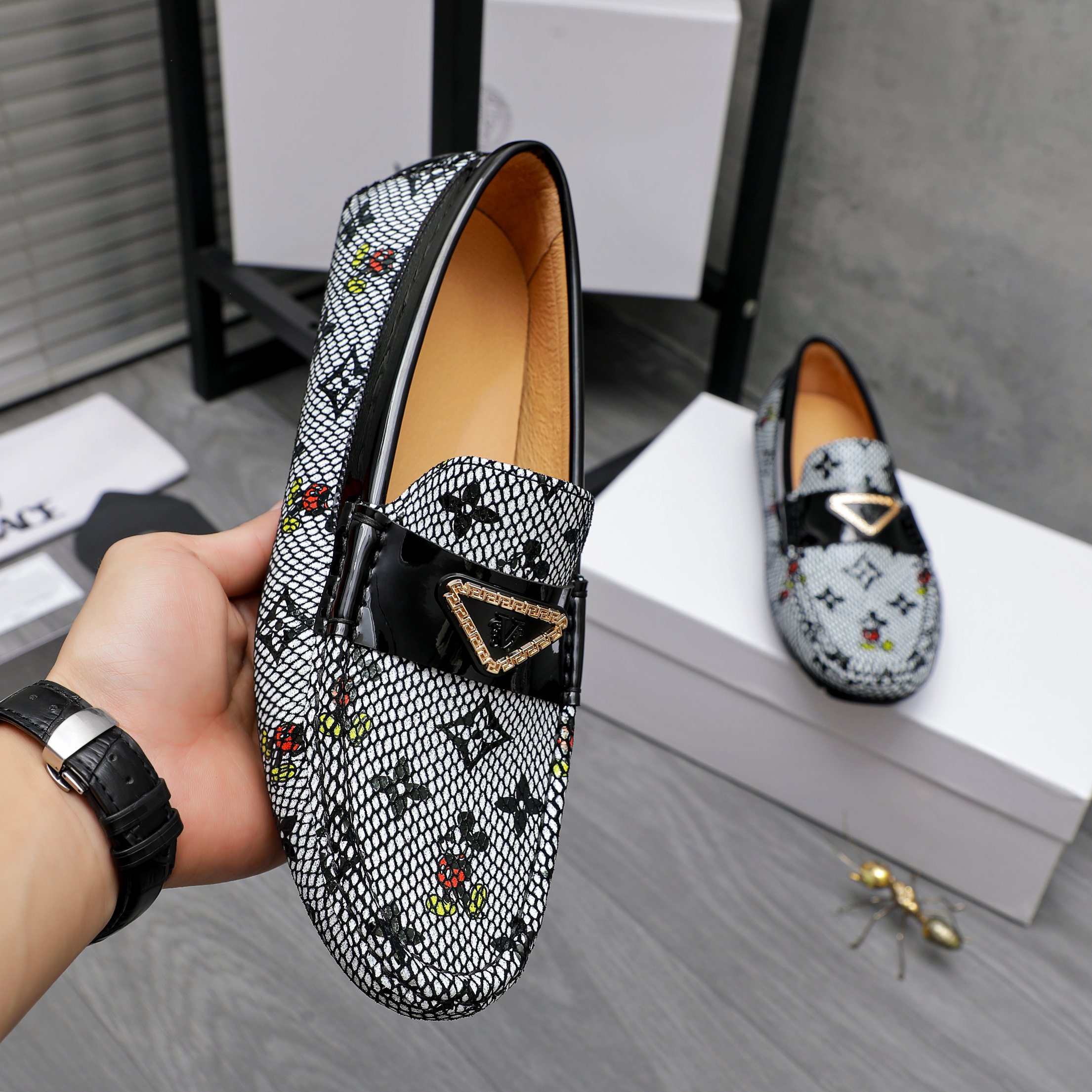 Versace Men's Casual Slip-On Loafers in Textured Leather 5 a1742455483686 3311