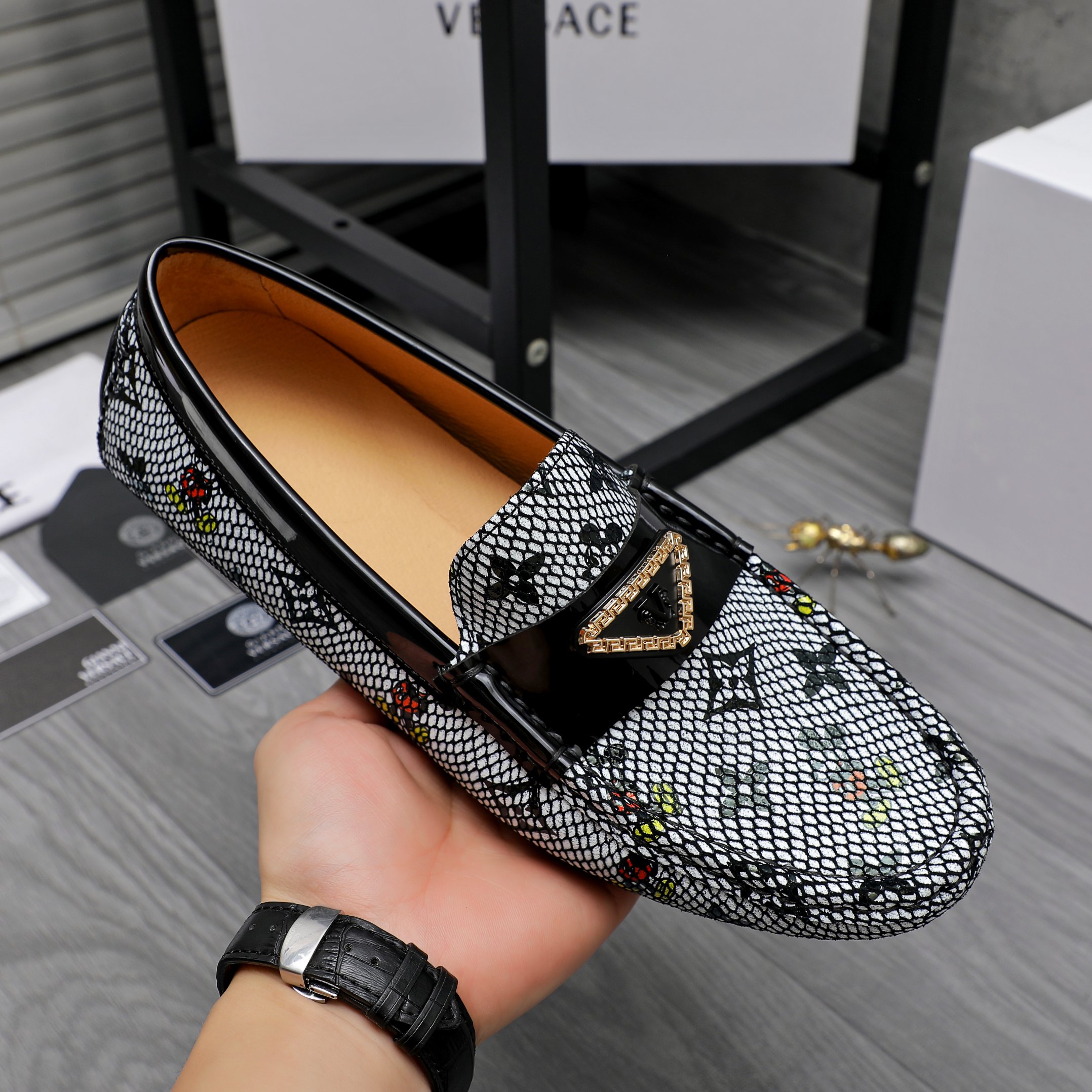 Versace Men's Casual Slip-On Loafers in Textured Leather 7 a1742455483802 1382