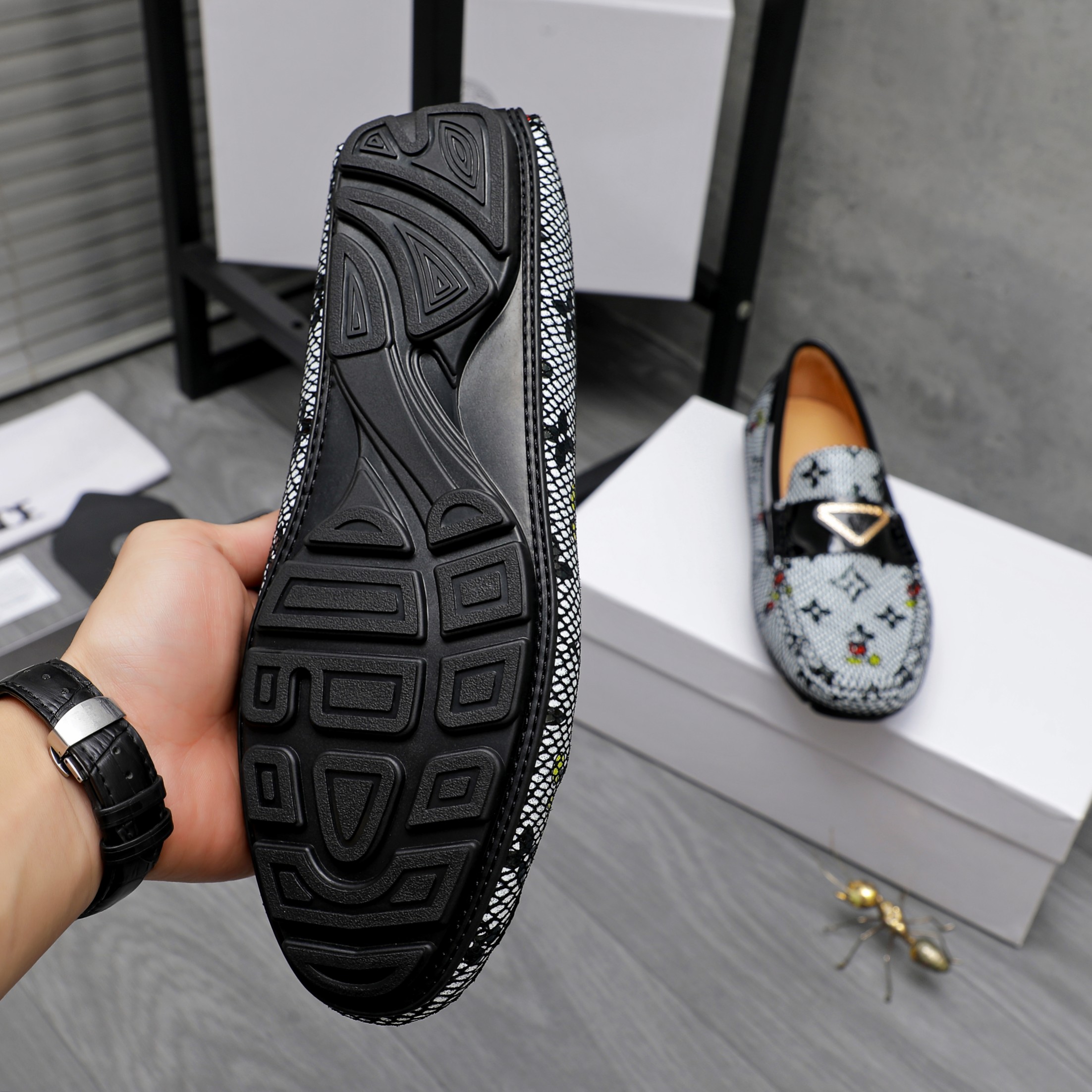 Versace Men's Casual Slip-On Loafers in Textured Leather 8 a1742455486217 2860