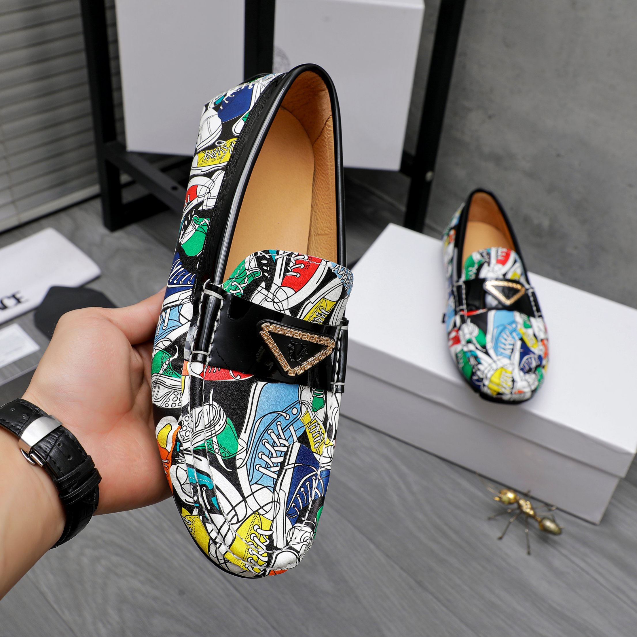 Versace Men's Printed Leather Slip-On Loafers 5 a1742455888348 6212