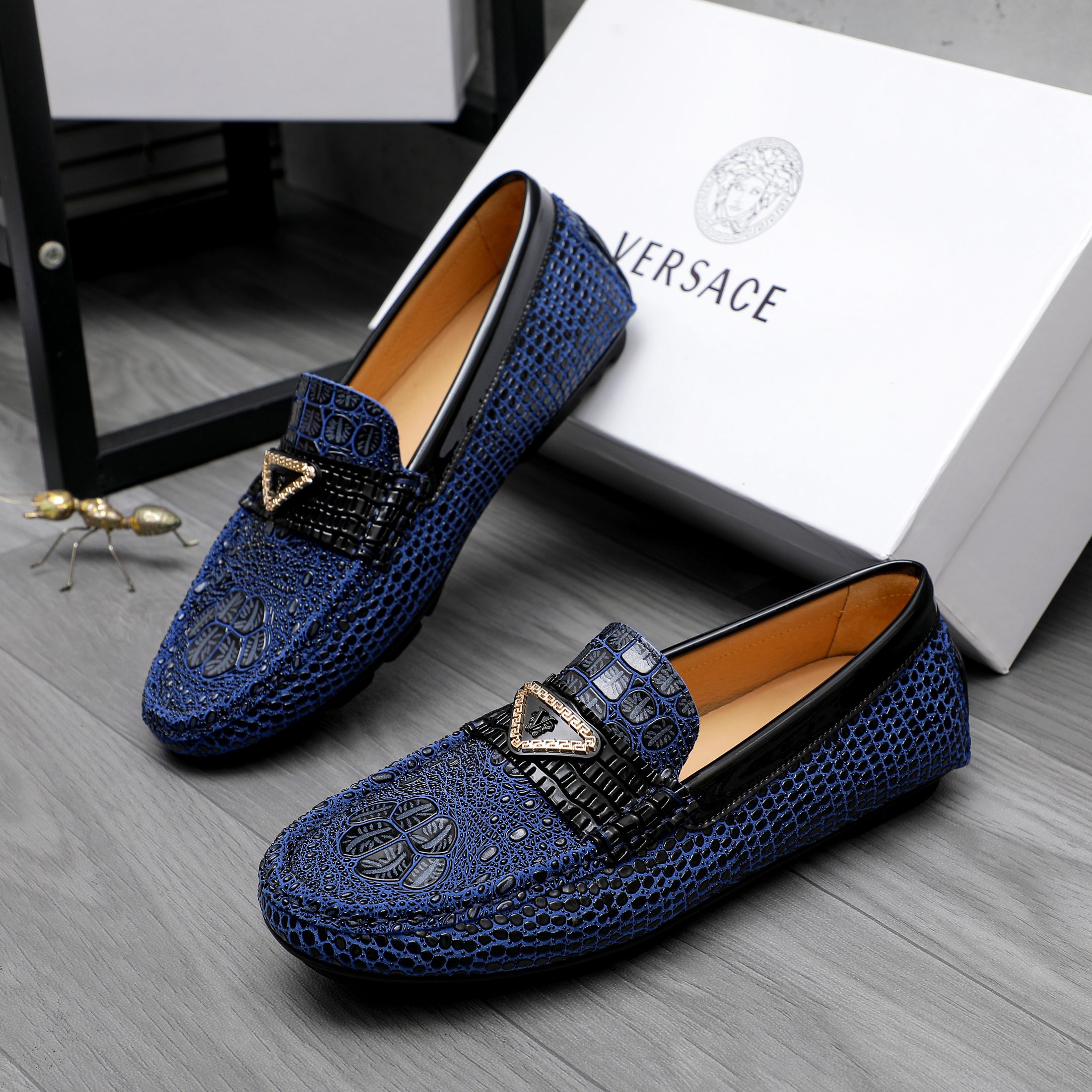 Versace Men's Embossed Leather Slip-On Loafers - Stylish Comfort (Sizes 38-44) 4 a1742457021154 3248