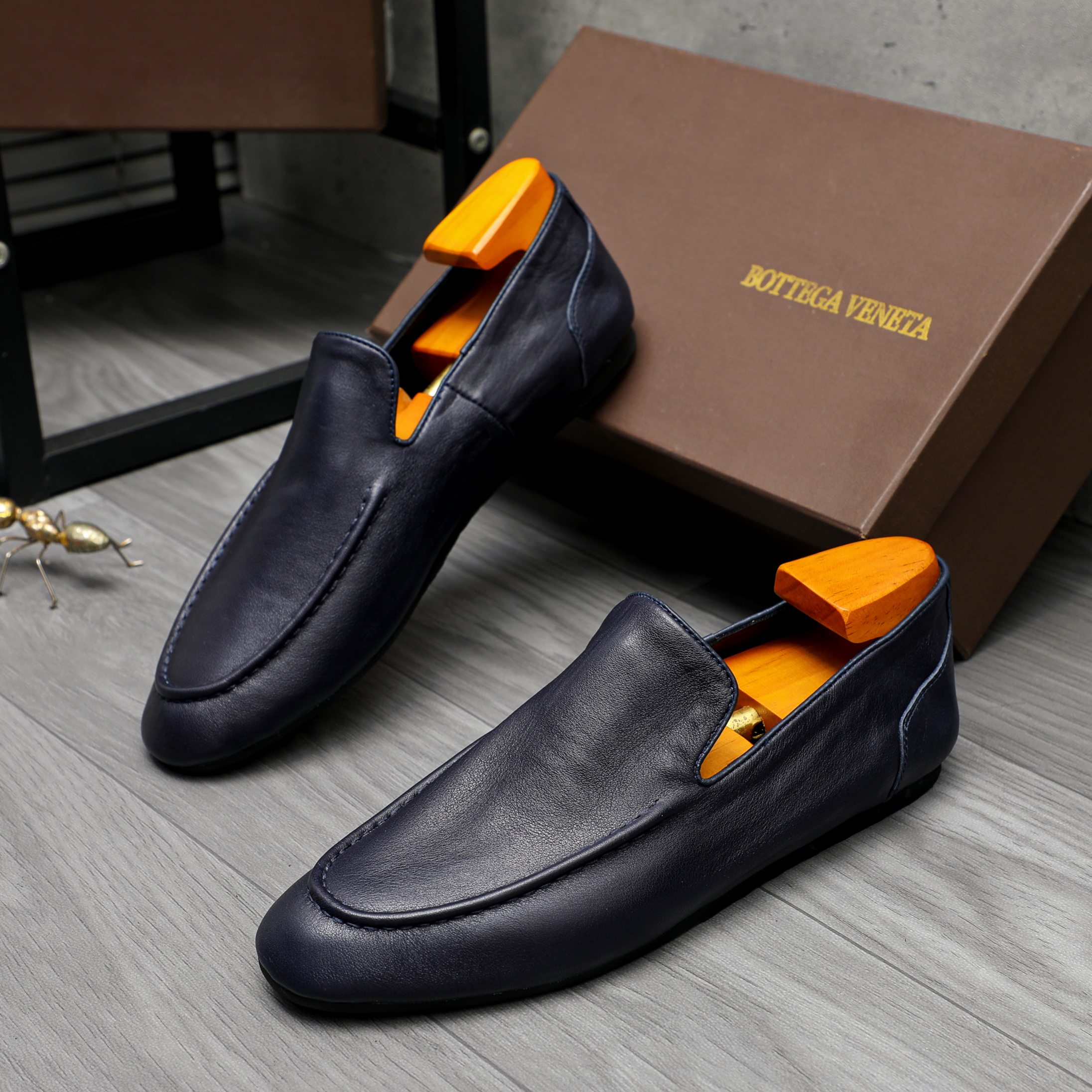 Bottega Veneta Men's Leather Slip-On Loafers Shoes 5 a1743577437697 7148