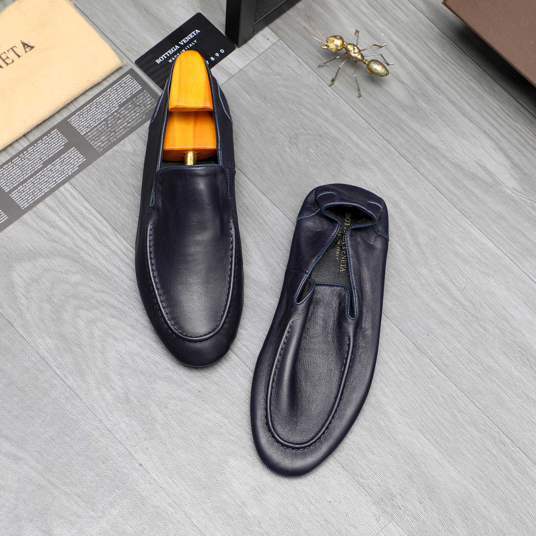 Bottega Veneta Men's Leather Slip-On Loafers Shoes 4 a1743577438290 8175