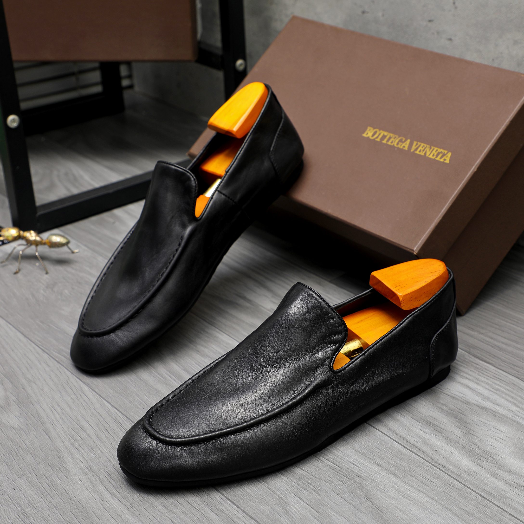 Bottega Veneta Men's Leather Slip-On Loafers, Premium Italian Craftsmanship 5 a1743577782818 4845