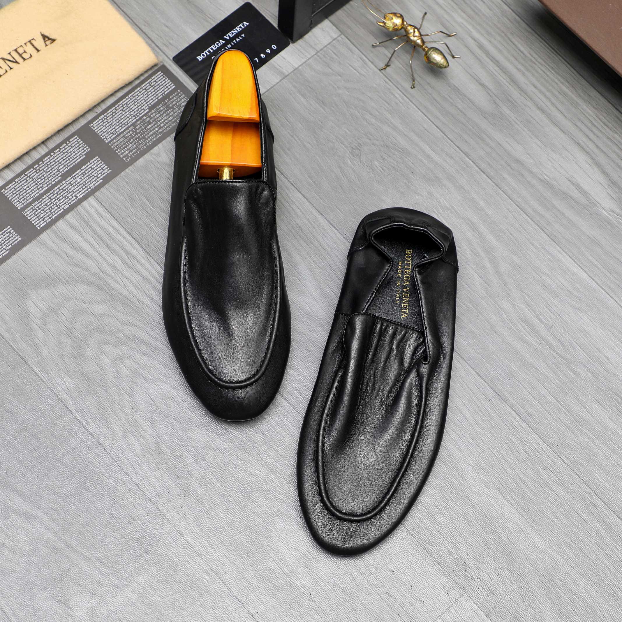Bottega Veneta Men's Leather Slip-On Loafers, Premium Italian Craftsmanship 4 a1743577783694 3876