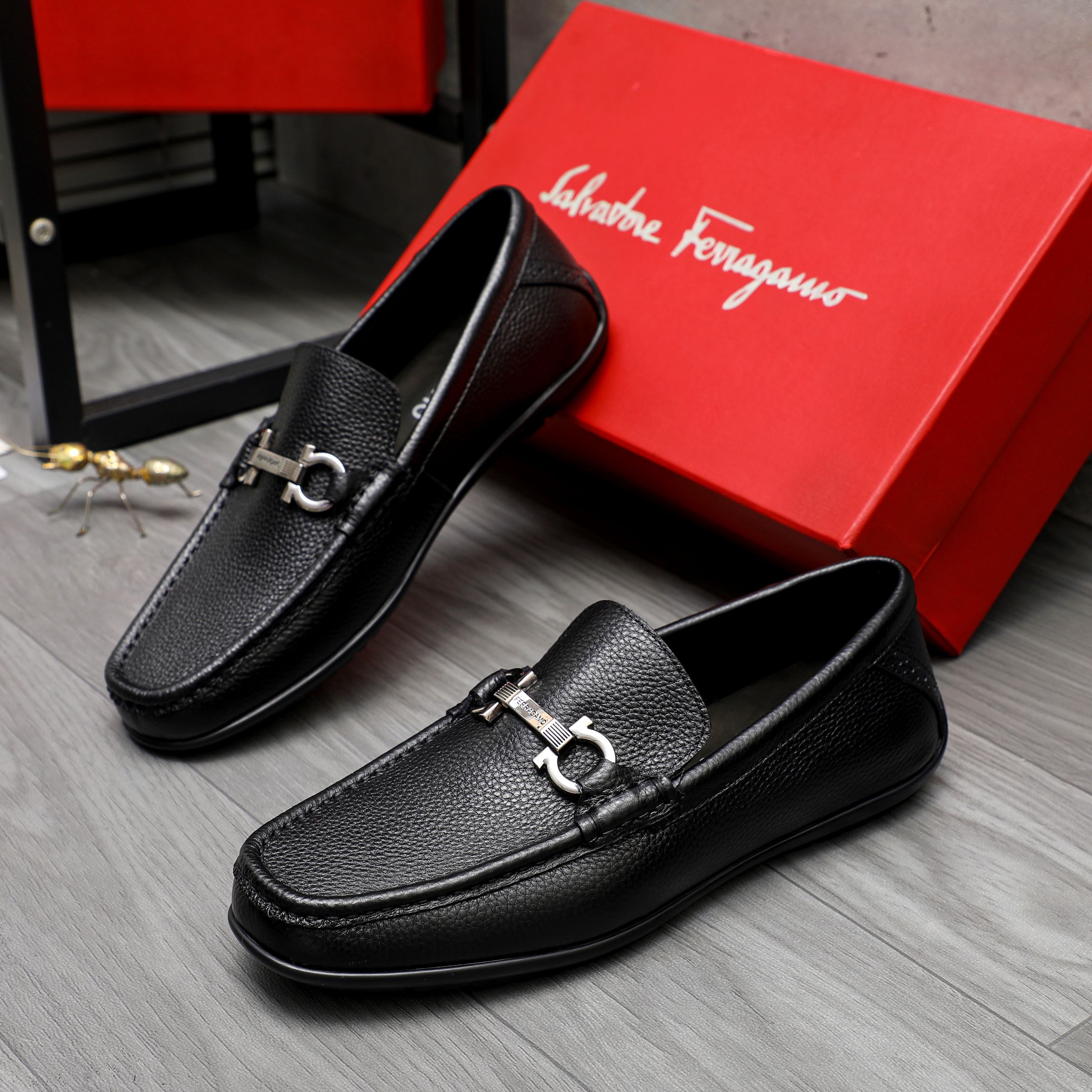 Salvatore Ferragamo Men's Leather Loafers with Iconic Buckle - Black 4 a1743578325908 6726