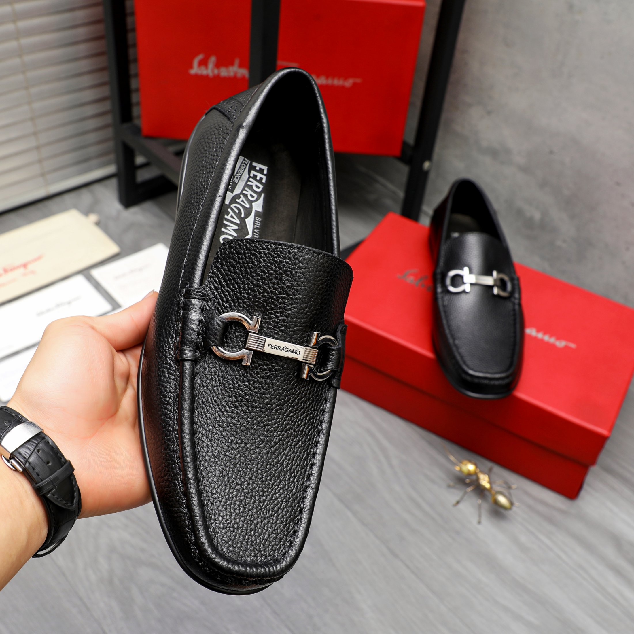 Salvatore Ferragamo Men's Leather Loafers with Iconic Buckle - Black 6 a1743578326073 6554