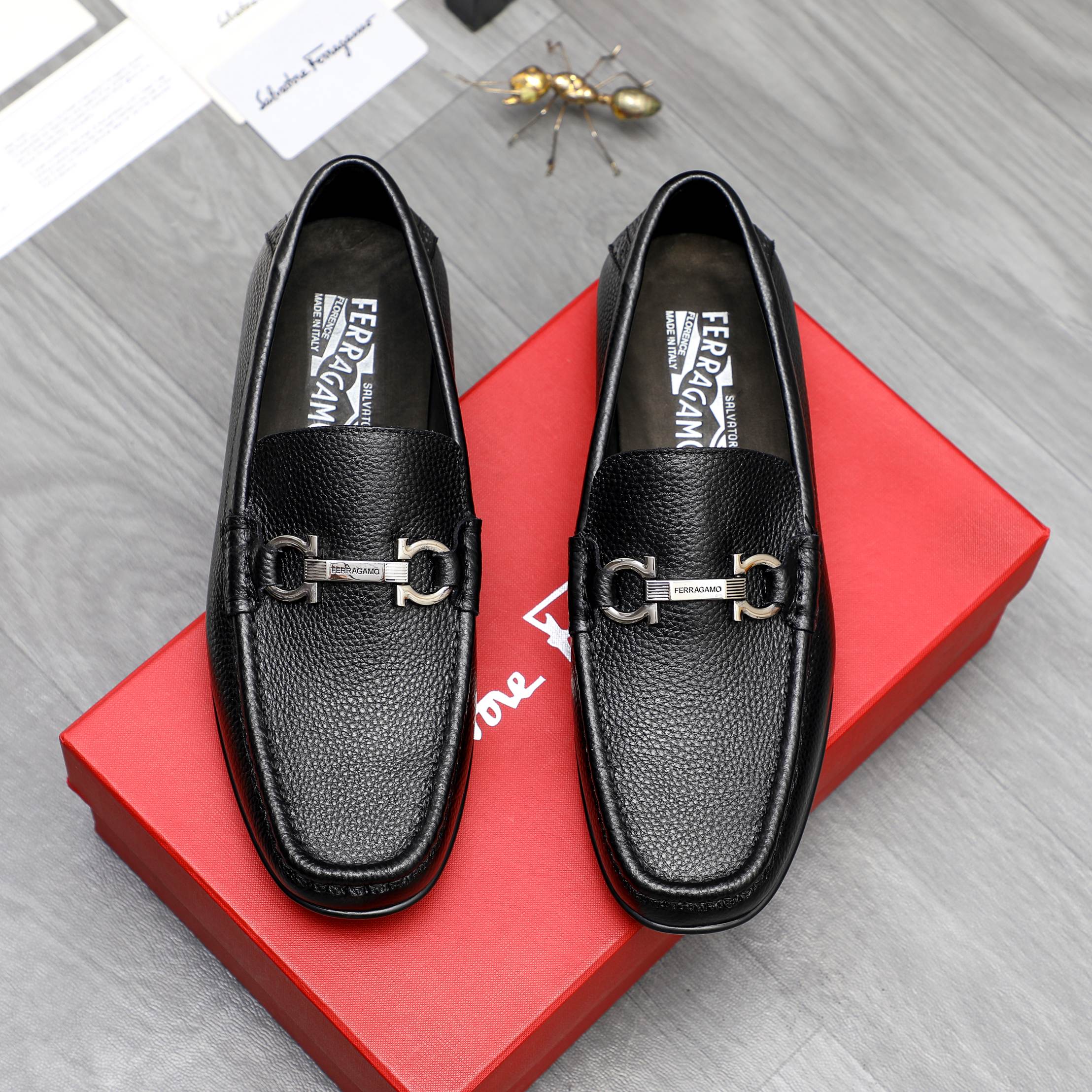 Salvatore Ferragamo Men's Leather Loafers with Iconic Buckle - Black 3 a1743578326227 5003