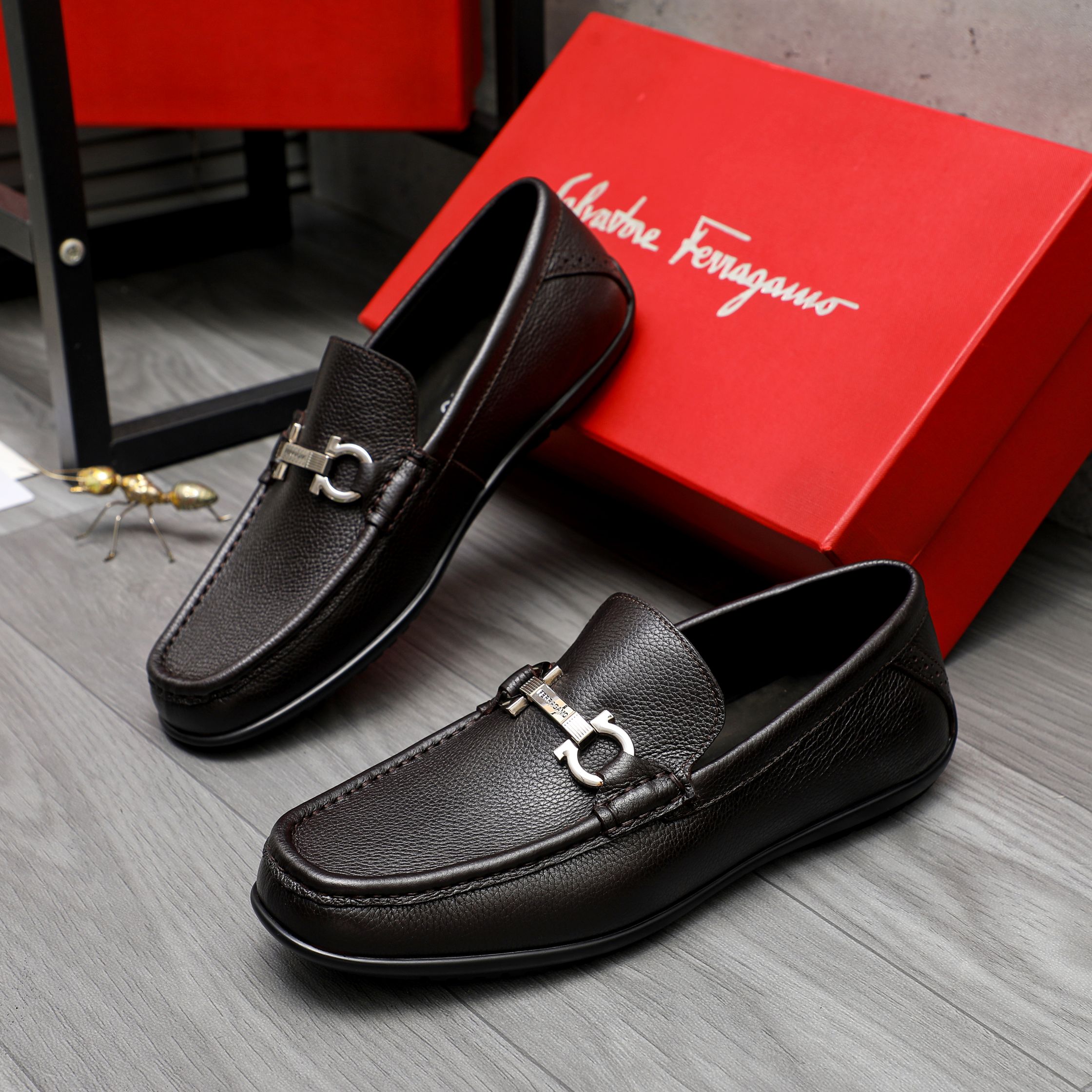 Salvatore Ferragamo Men's Leather Loafers with Gancini Ornament 4 a1743578571201 6406