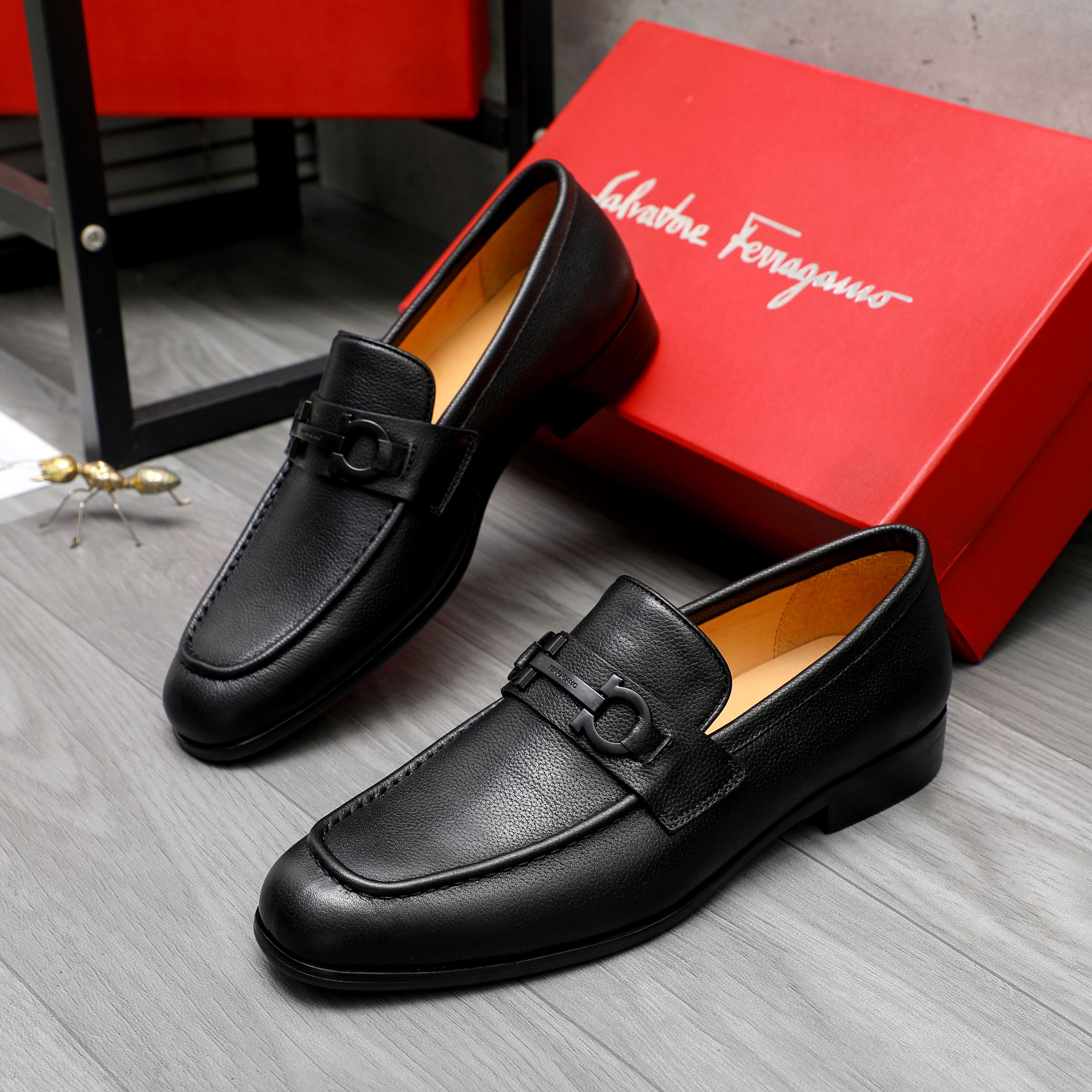 Salvatore Ferragamo Men's Leather Loafers - Slip-On Dress Shoes, Black 4 a1743579454206 1456
