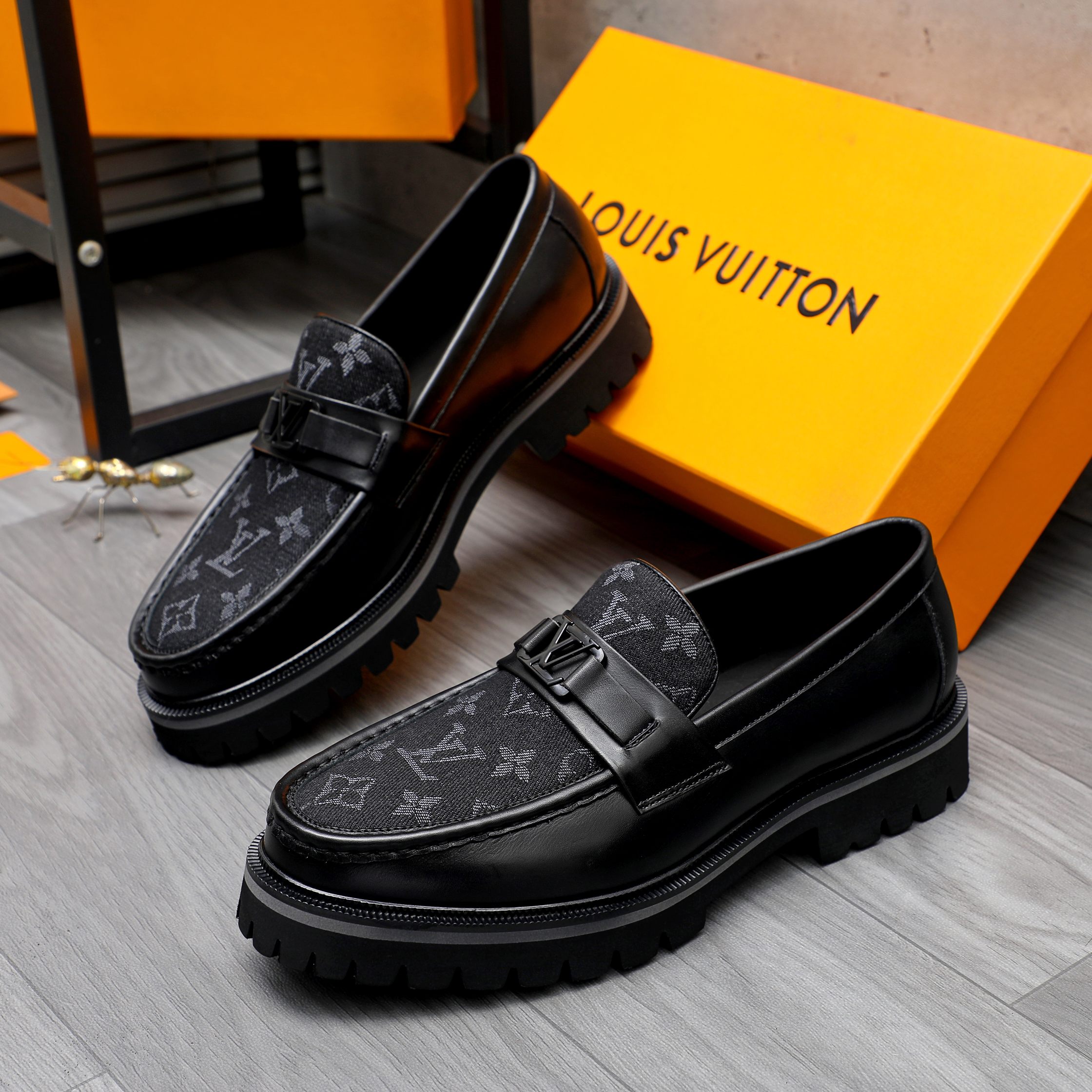 Louis Vuitton Men's Leather Loafers Business Casual Slip-On Shoes 4 a1744097584886 7586