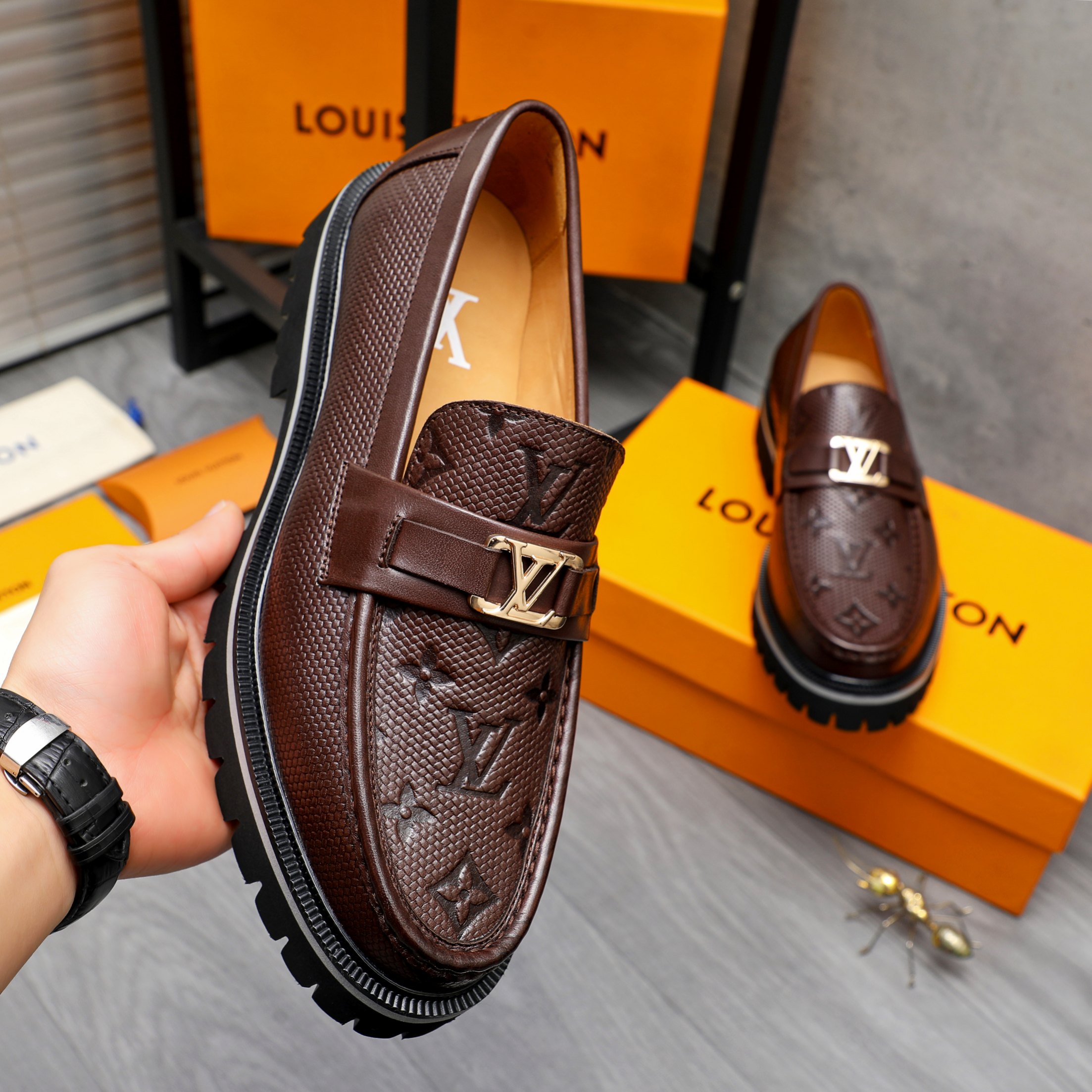 Louis Vuitton Men's Leather Loafers: Refined Style & Comfort (Sizes 39-44) 6 a1744097732187 5731