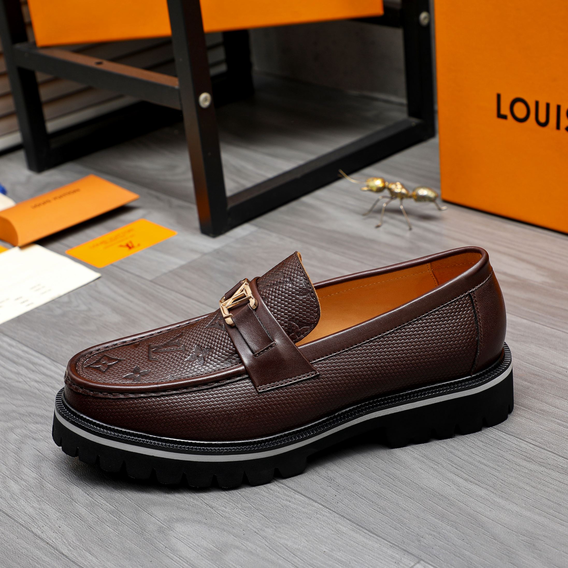 Louis Vuitton Men's Leather Loafers: Refined Style & Comfort (Sizes 39-44) 7 a1744097732561 2382