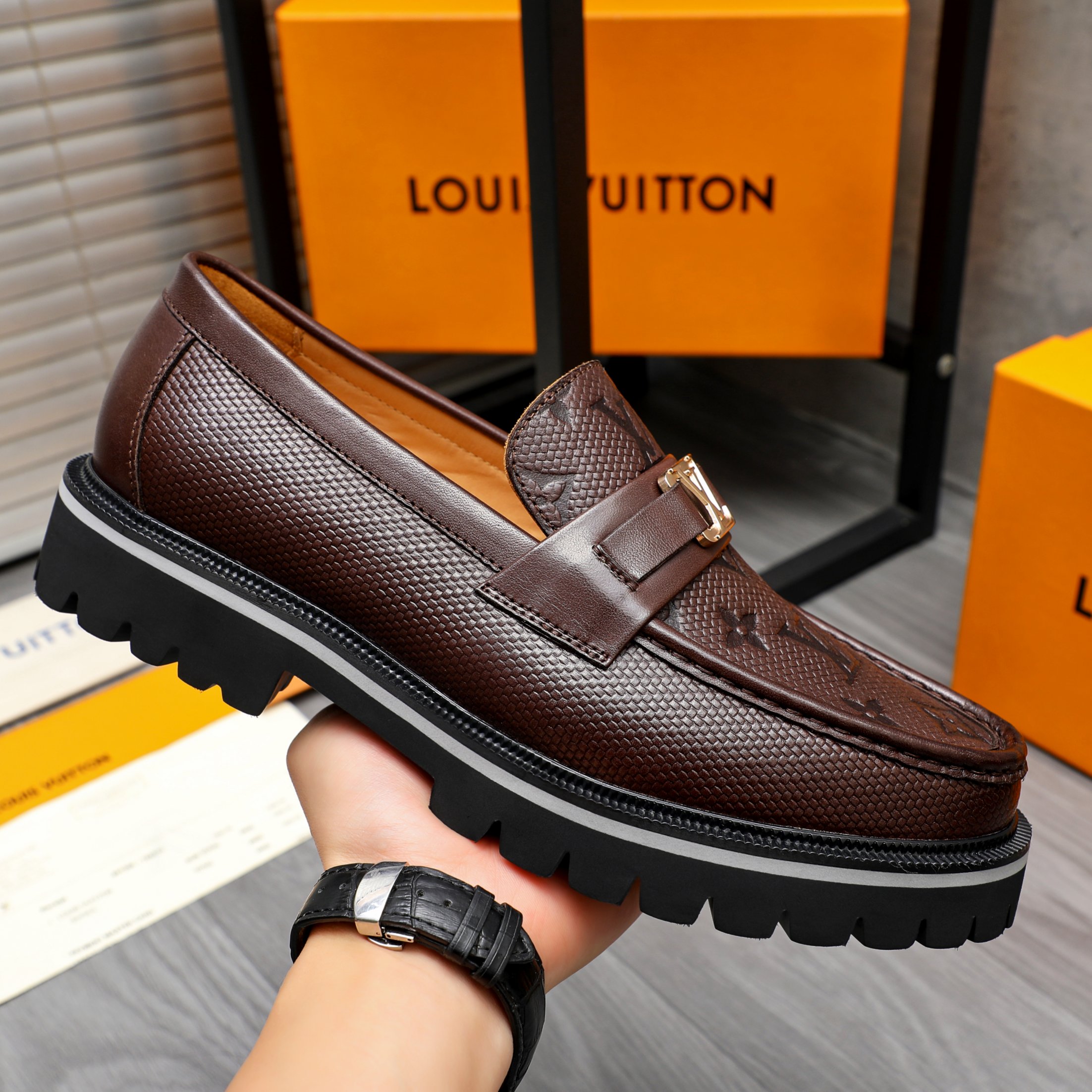 Louis Vuitton Men's Leather Loafers: Refined Style & Comfort (Sizes 39-44) 8 a1744097734252 0777