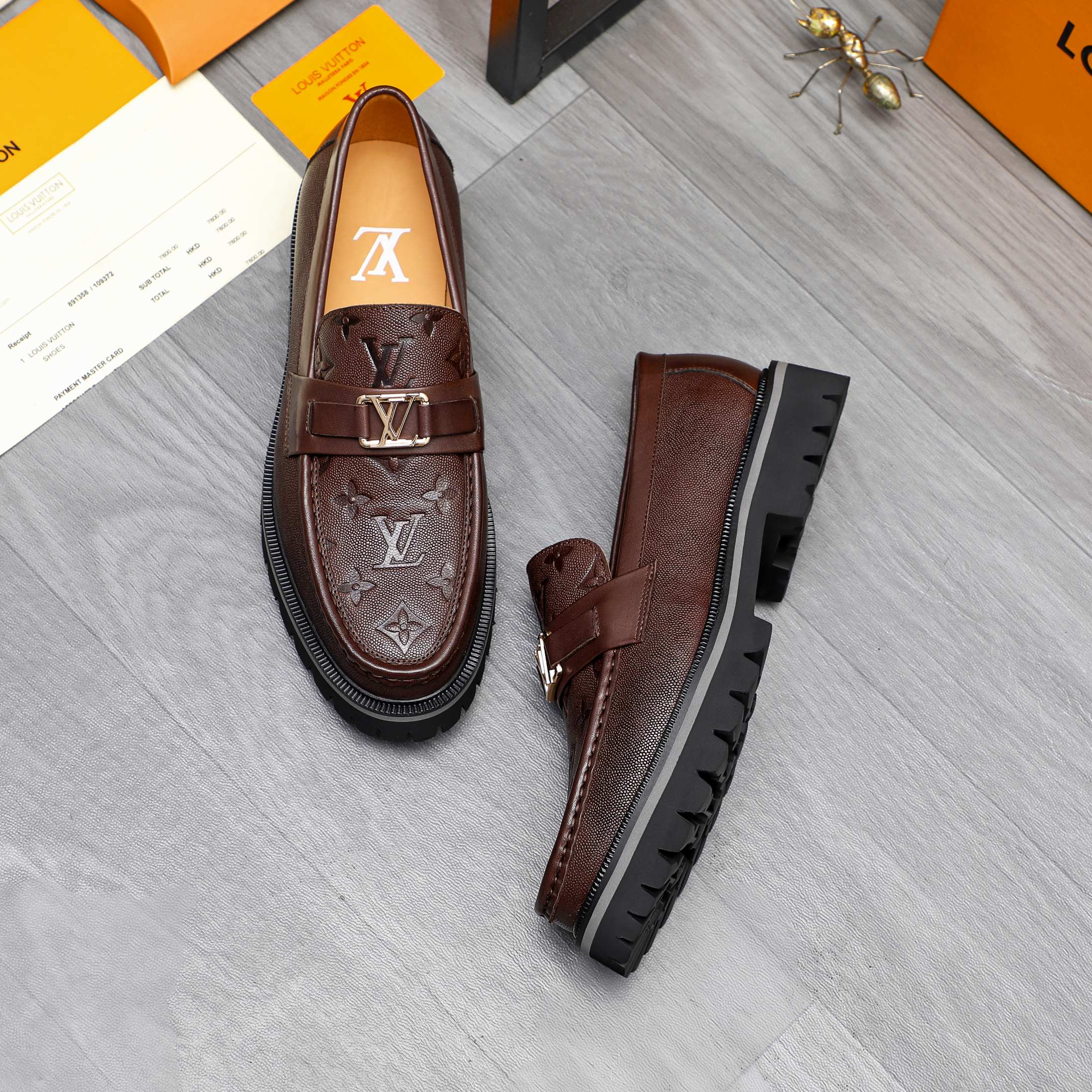 Louis Vuitton Business Casual Leather Loafers in Black and Brown 5 a1744098234266 5850