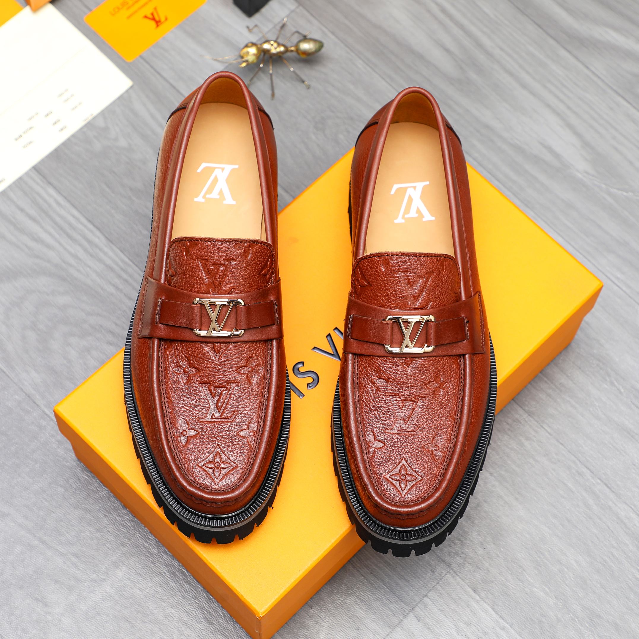 Louis Vuitton Men's Leather Loafers Slip-on Business Casual Shoes 3 a1744099060159 2536