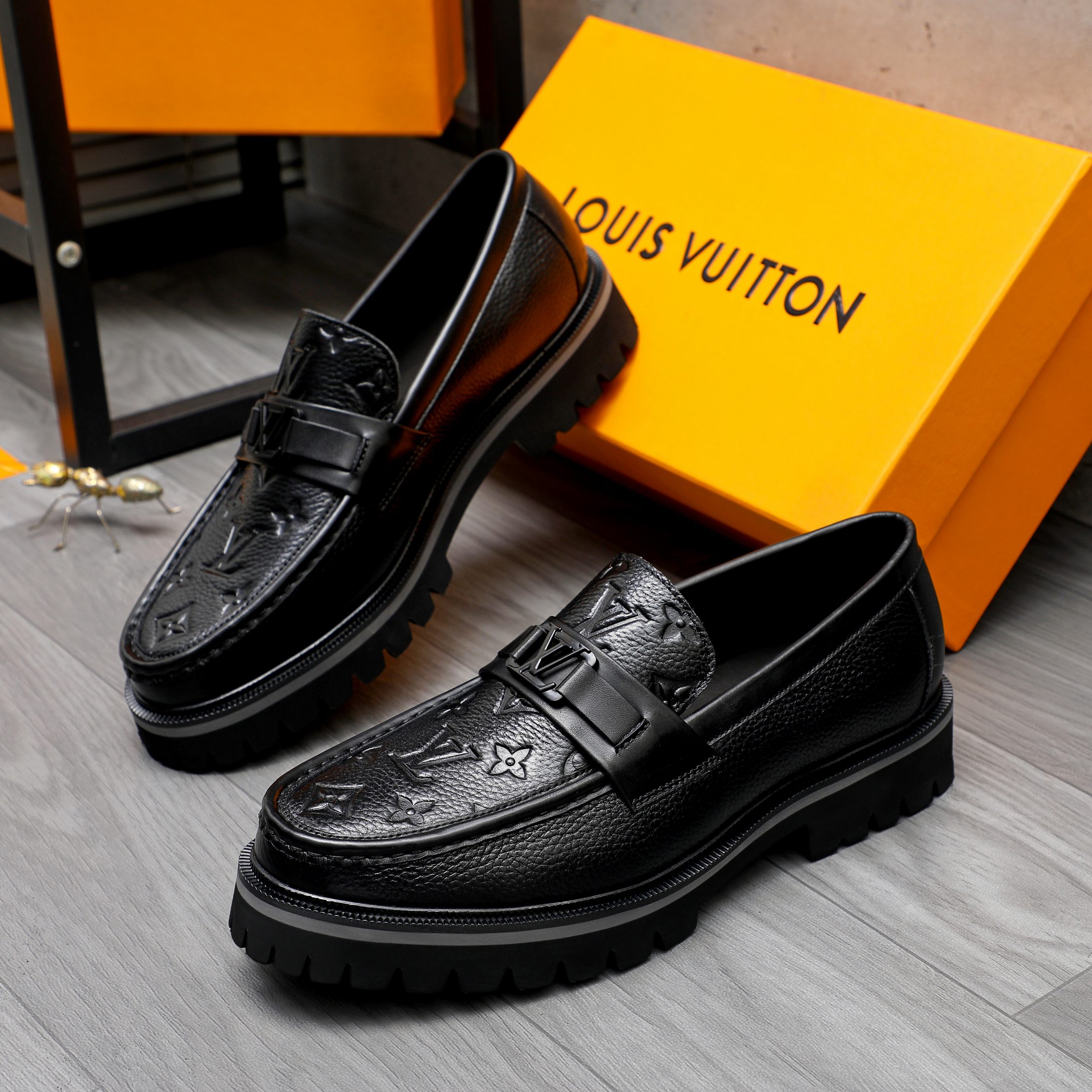 Louis Vuitton Men's Embossed Leather Loafers Business Casual Slip-Ons Size 39-44 4 a1744099573416 5081