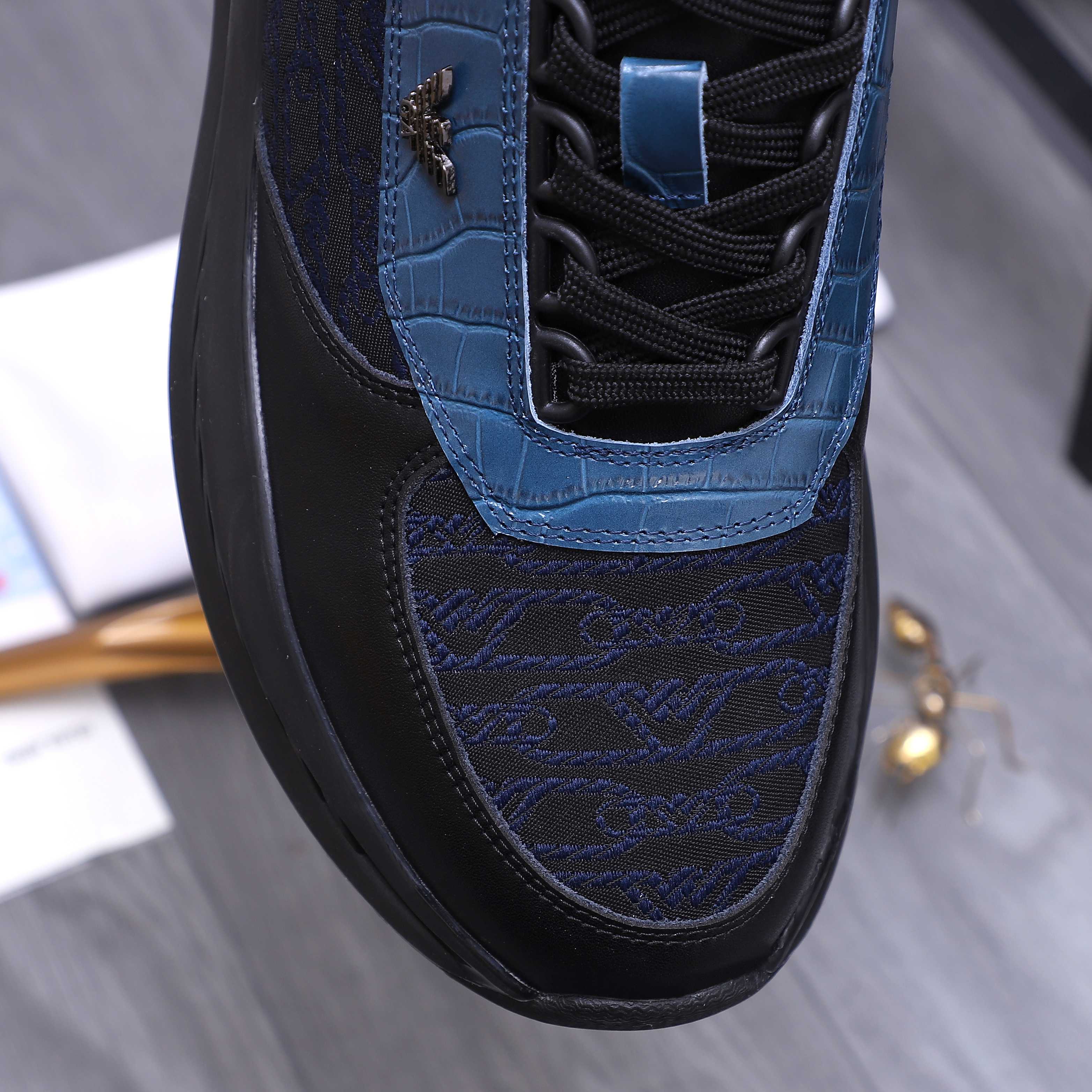 Armani Men's Leather and Fabric Sneakers - Stylish and Comfortable 9 a1744271092309 7071