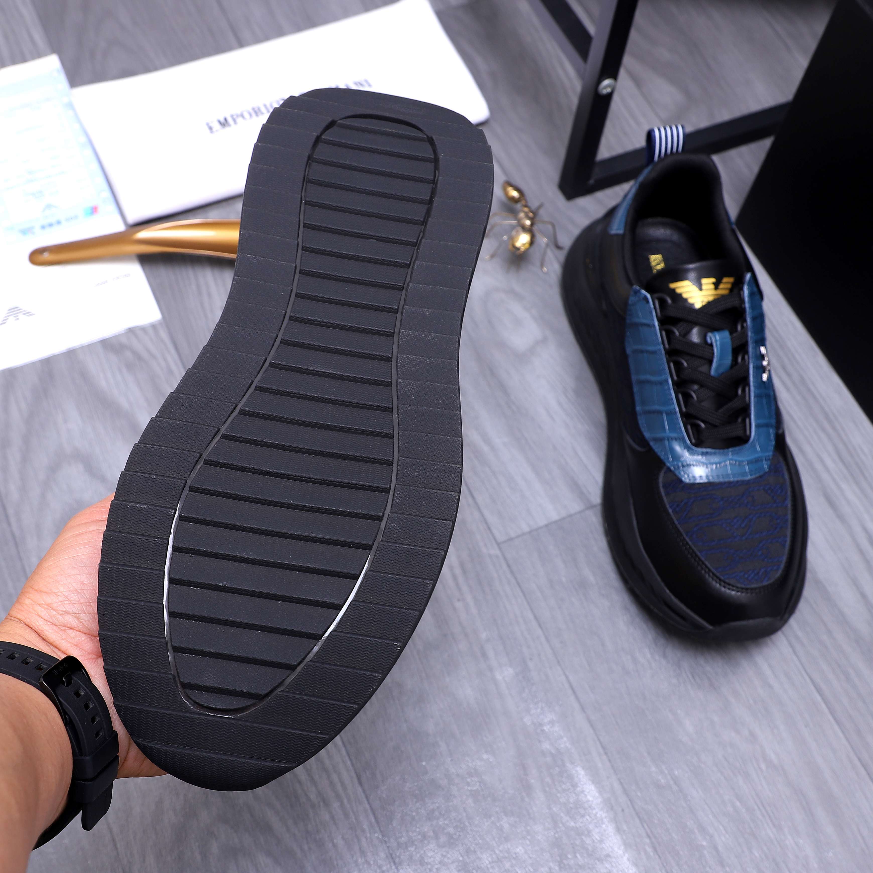 Armani Men's Leather and Fabric Sneakers - Stylish and Comfortable 8 a1744271092359 4018