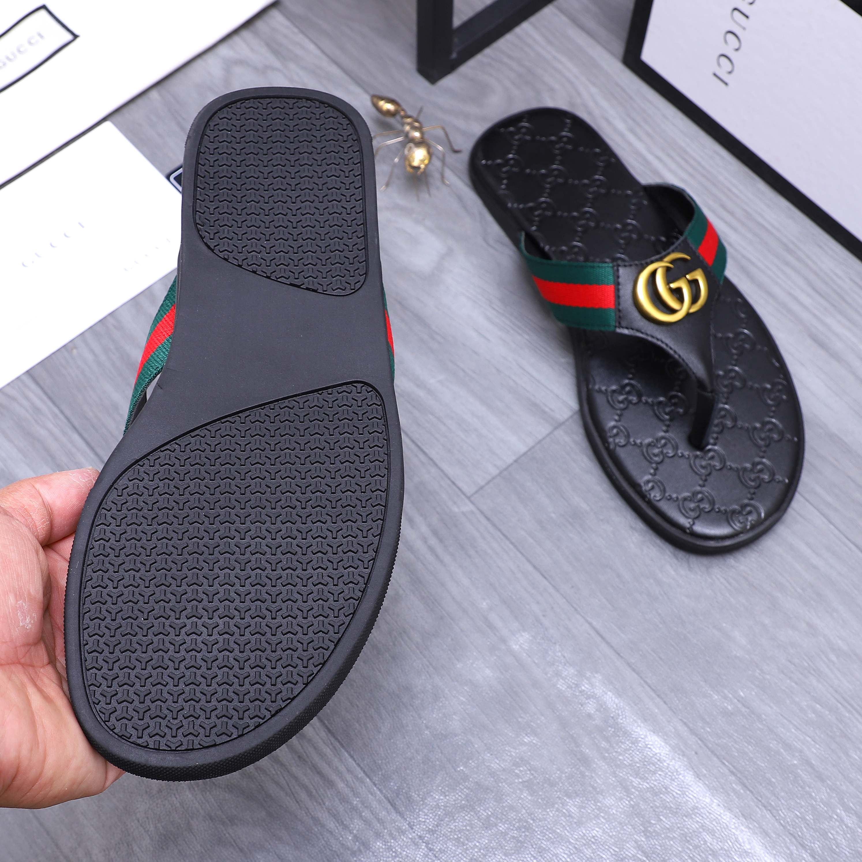 Gucci Men's Leather Thong Sandals with GG Logo Detail - Size 38-44 9 a1744354590237 8751