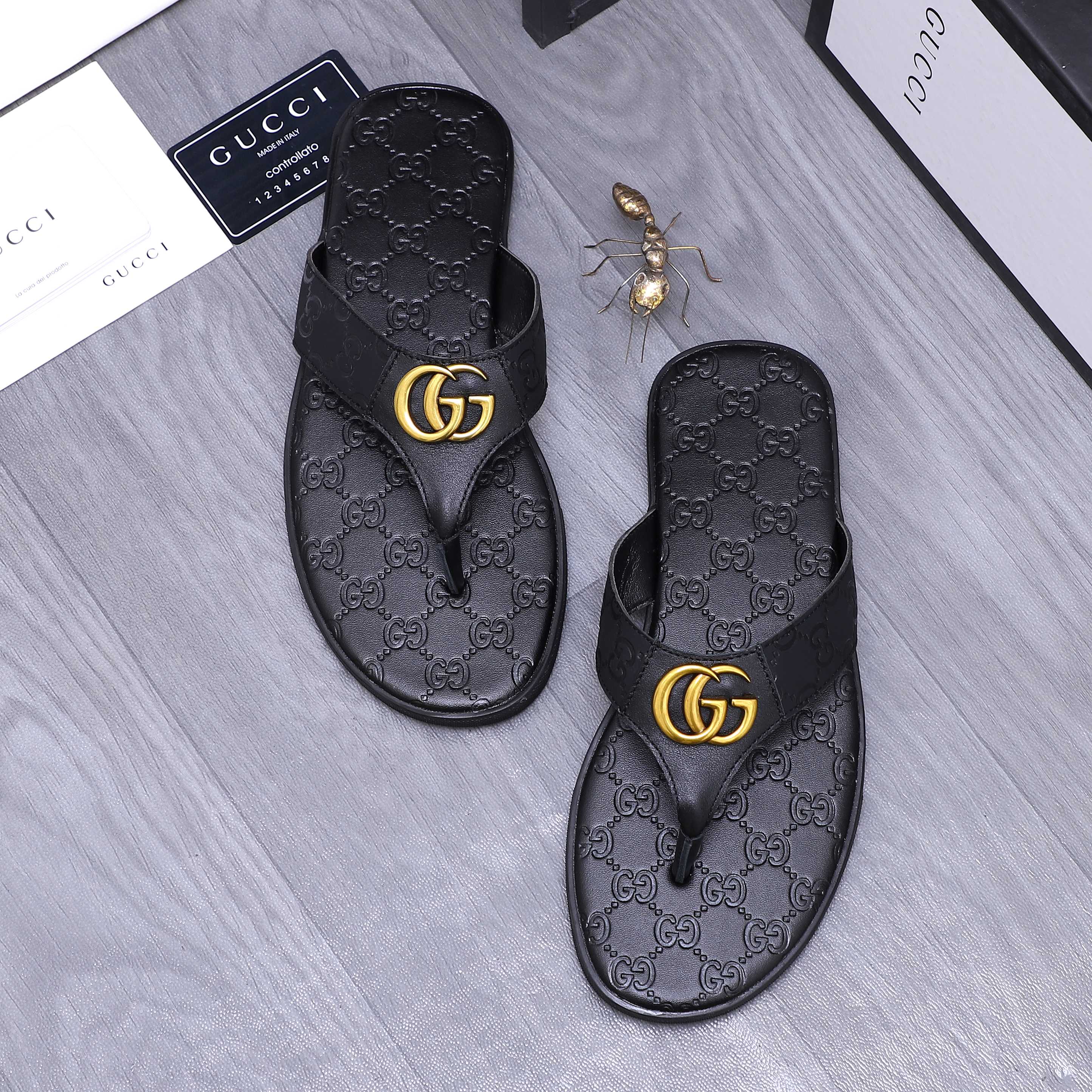Gucci Men's Leather Thong Sandals with GG Logo - Black 4 a1744354865571 3583