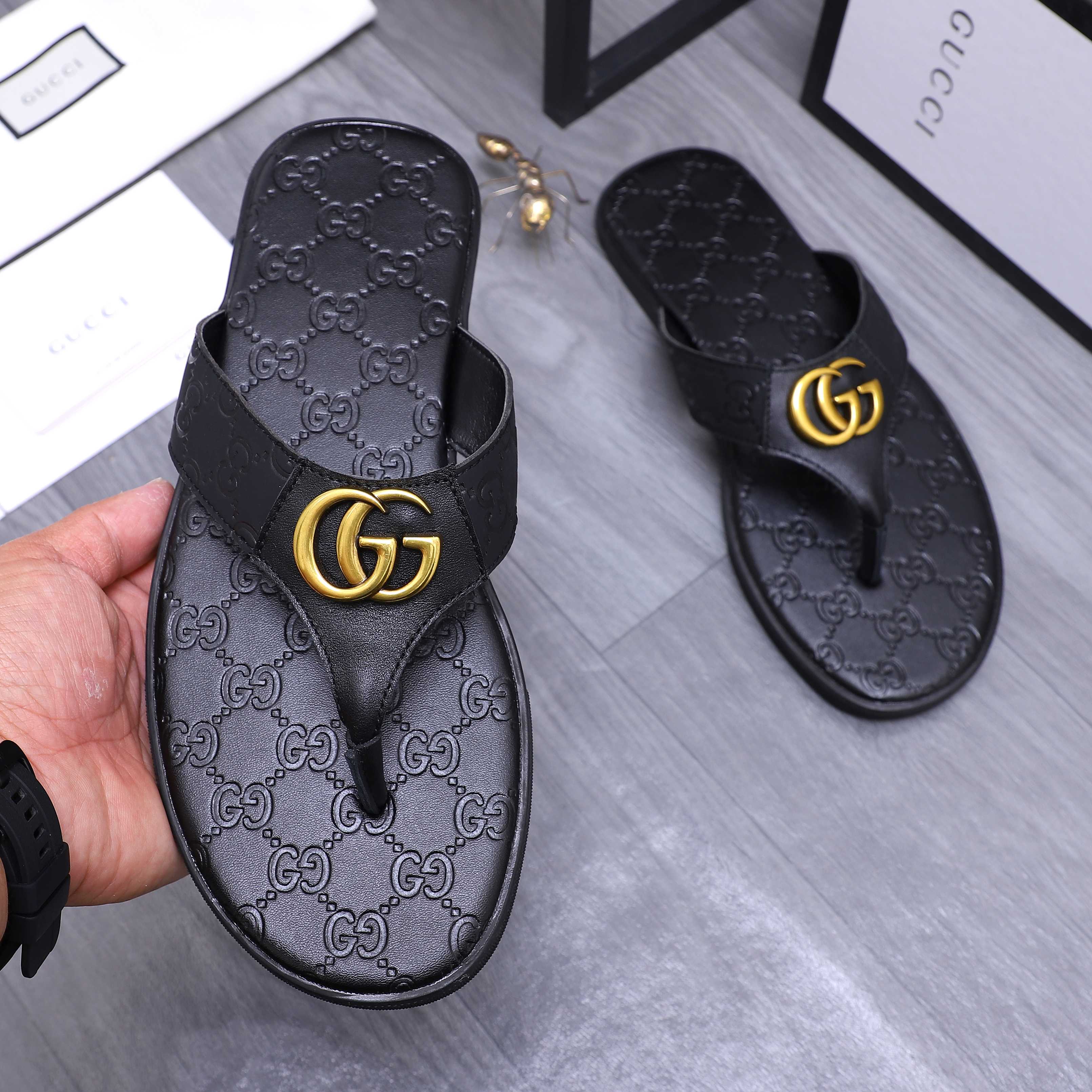 Gucci Men's Leather Thong Sandals with GG Logo - Black 6 a1744354865754 2012