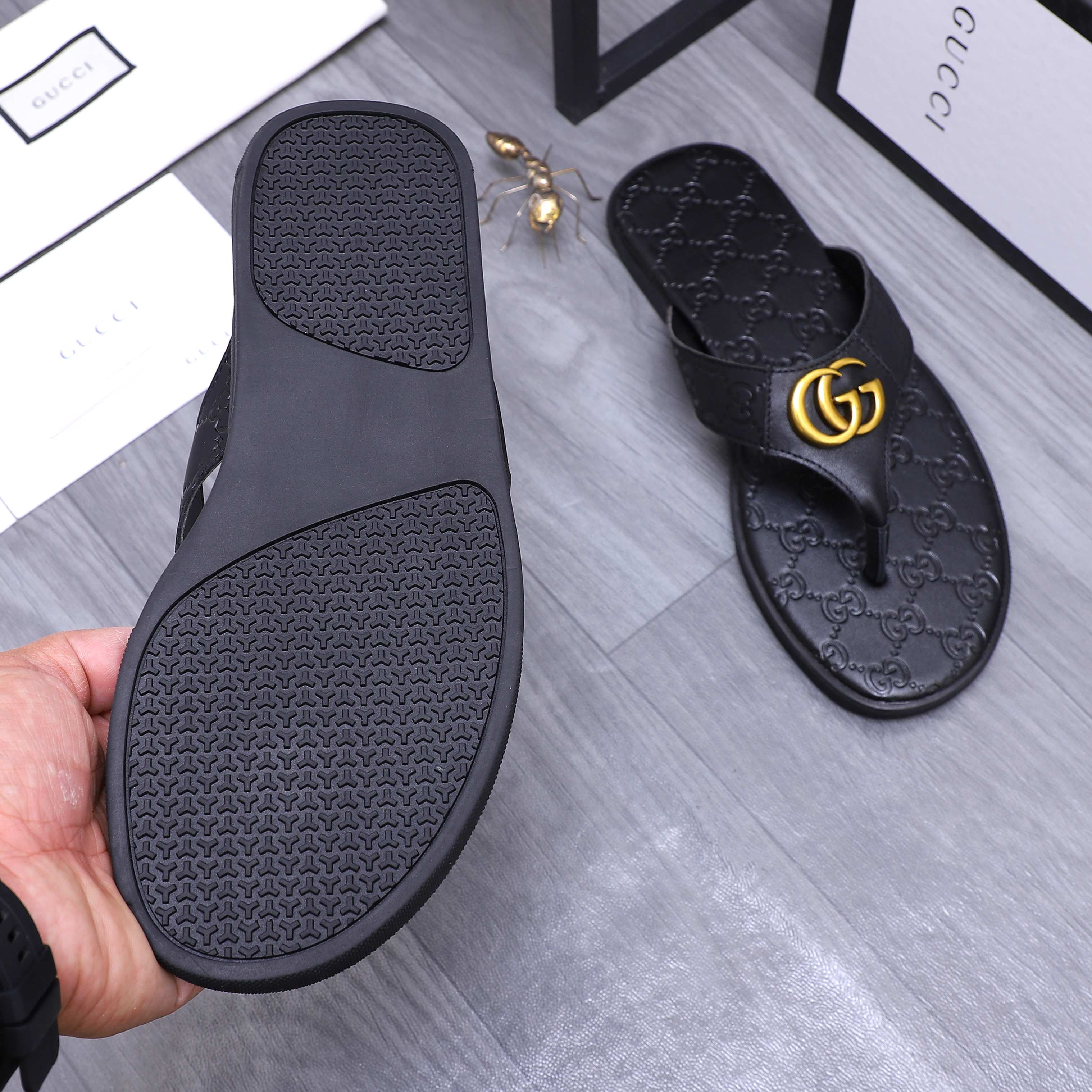 Gucci Men's Leather Thong Sandals with GG Logo - Black 9 a1744354867861 7586