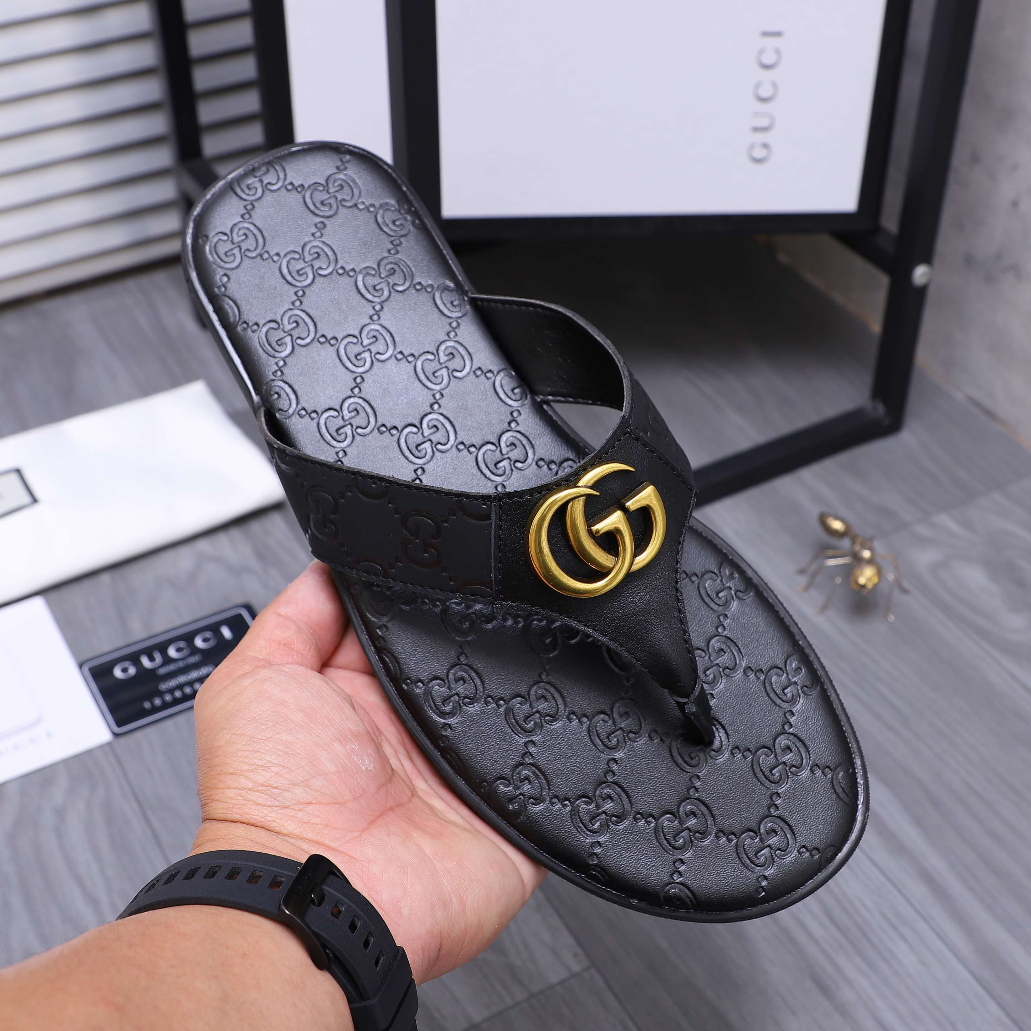 Gucci Men's Leather Thong Sandals with GG Logo - Black 8 a1744354896442 8881