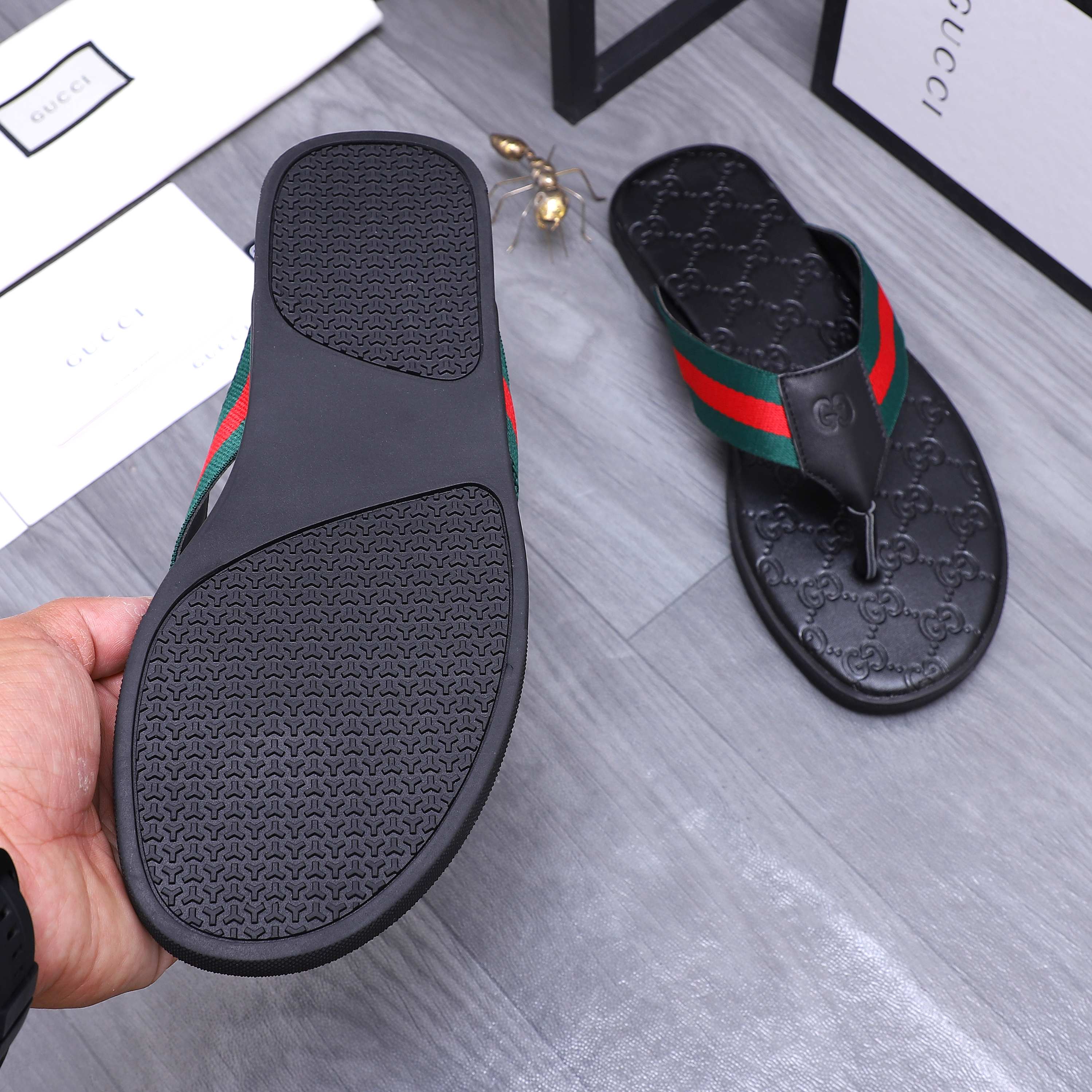 Gucci Men's Leather Thong Sandals Slides Black Summer Beach Shoes 9 a1744355165016 2731