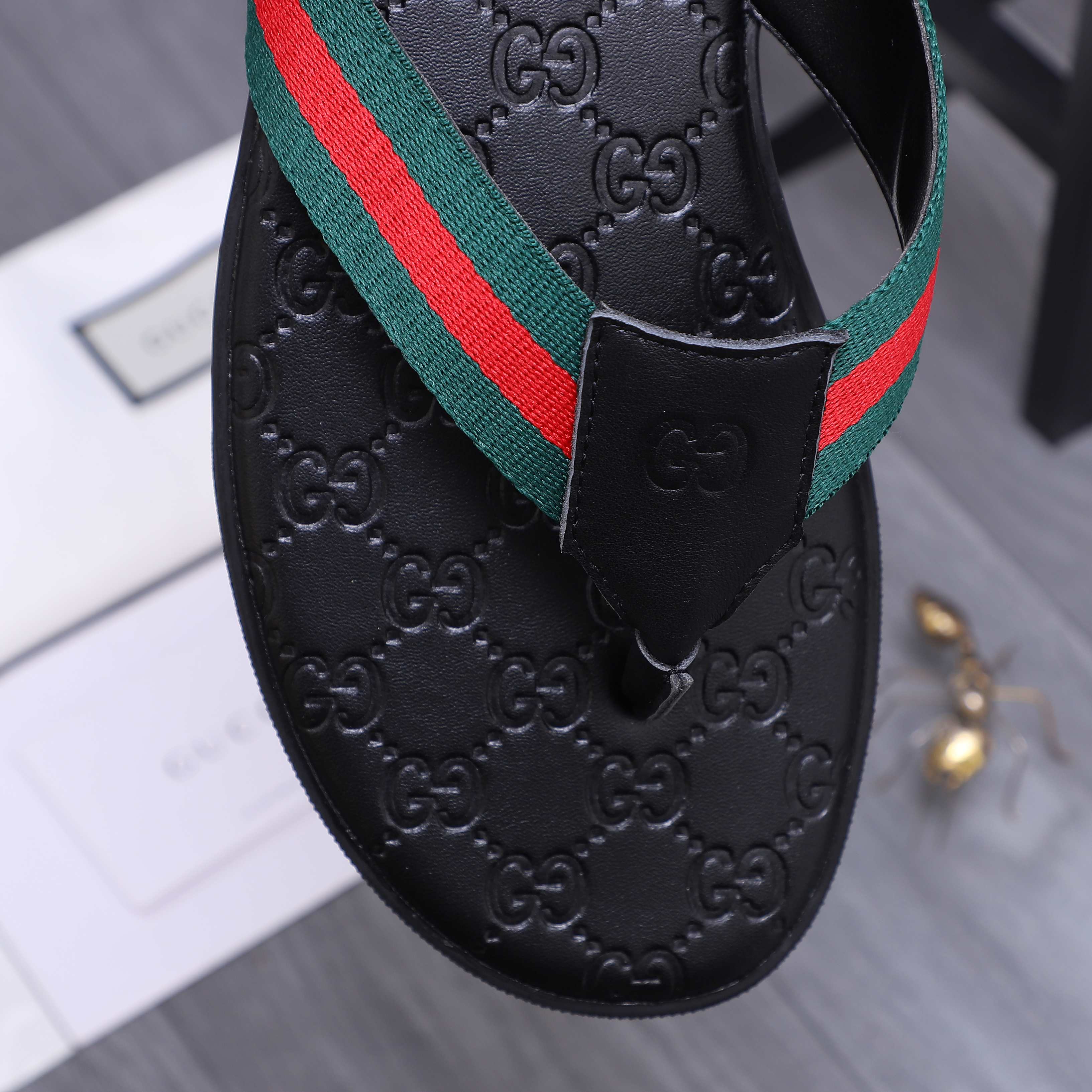 Gucci Men's Leather Thong Sandals Slides Black Summer Beach Shoes 10 a1744355165119 8882
