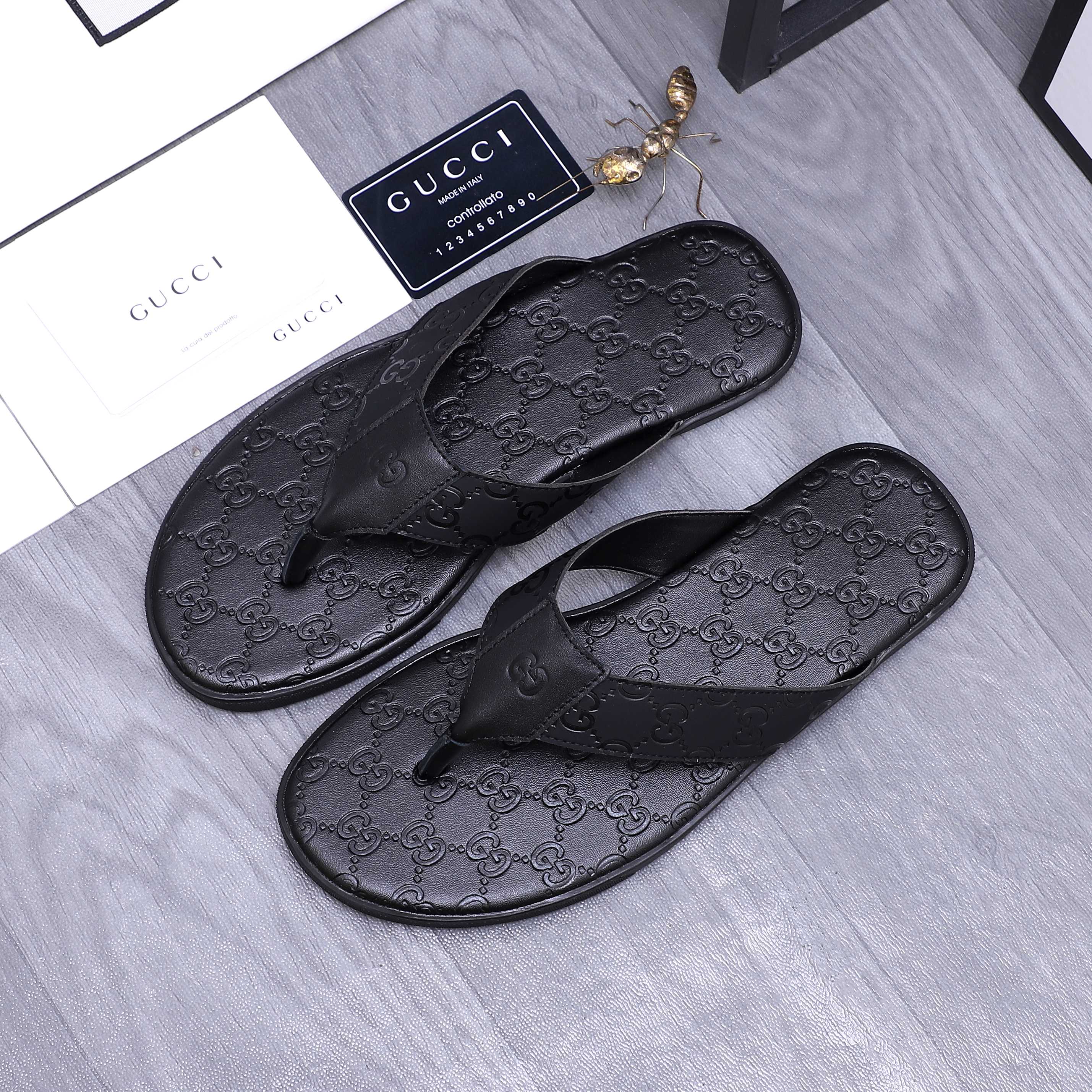 Gucci Men's Leather Thong Sandals with GG Logo and Web Stripe 4 a1744355387318 3077