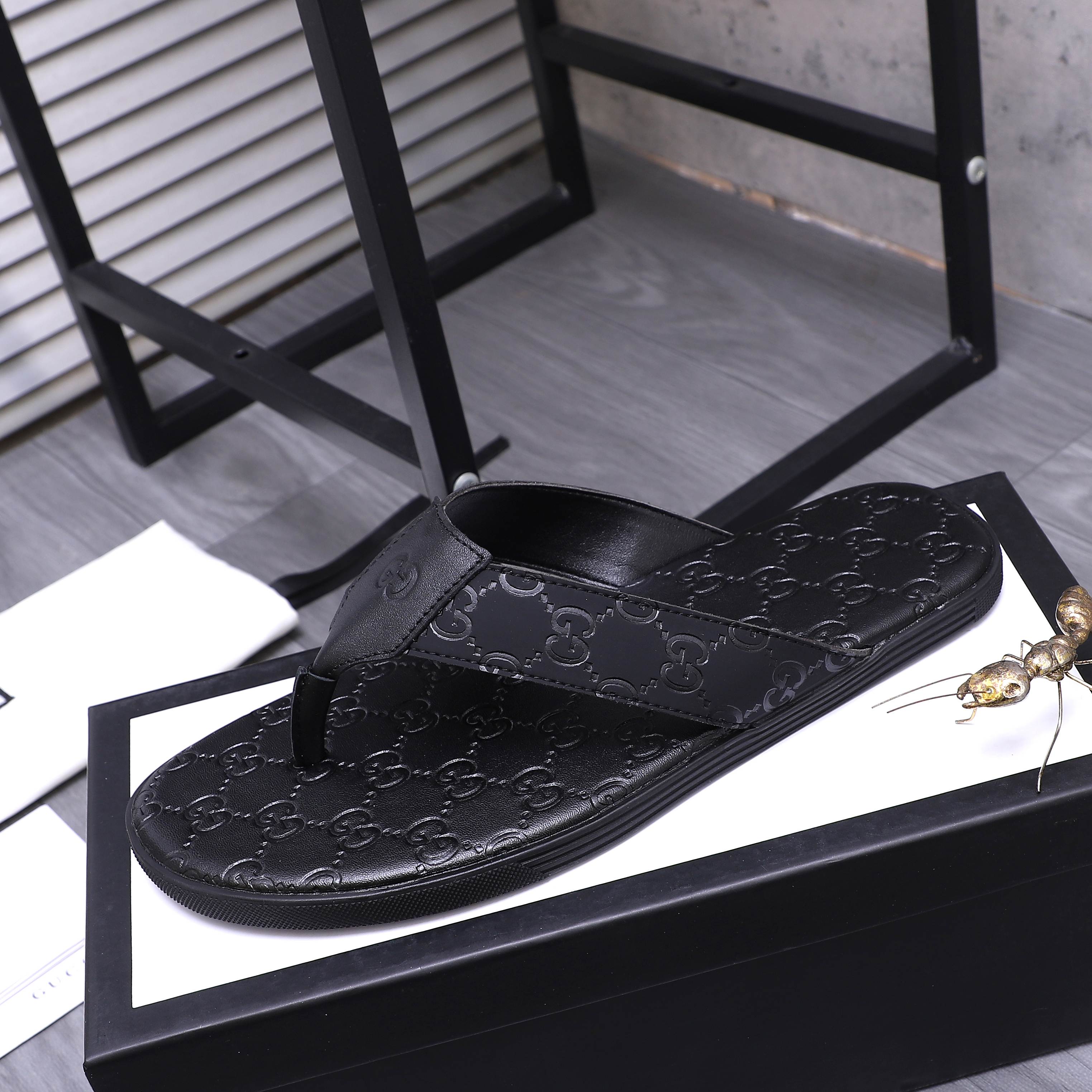 Gucci Men's Leather Thong Sandals with GG Logo and Web Stripe 7 a1744355389637 1141