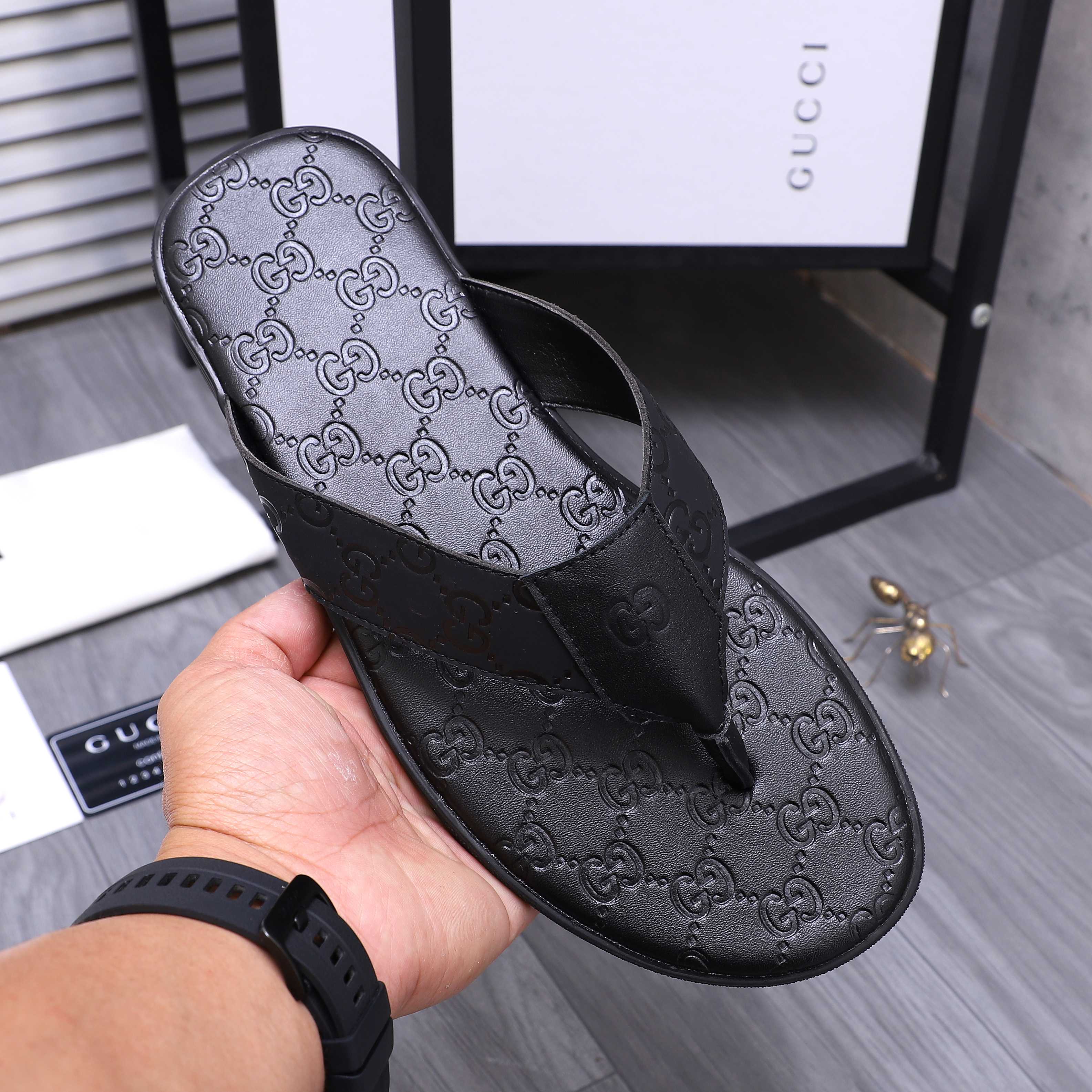 Gucci Men's Leather Thong Sandals with GG Logo and Web Stripe 8 a1744355390130 8401