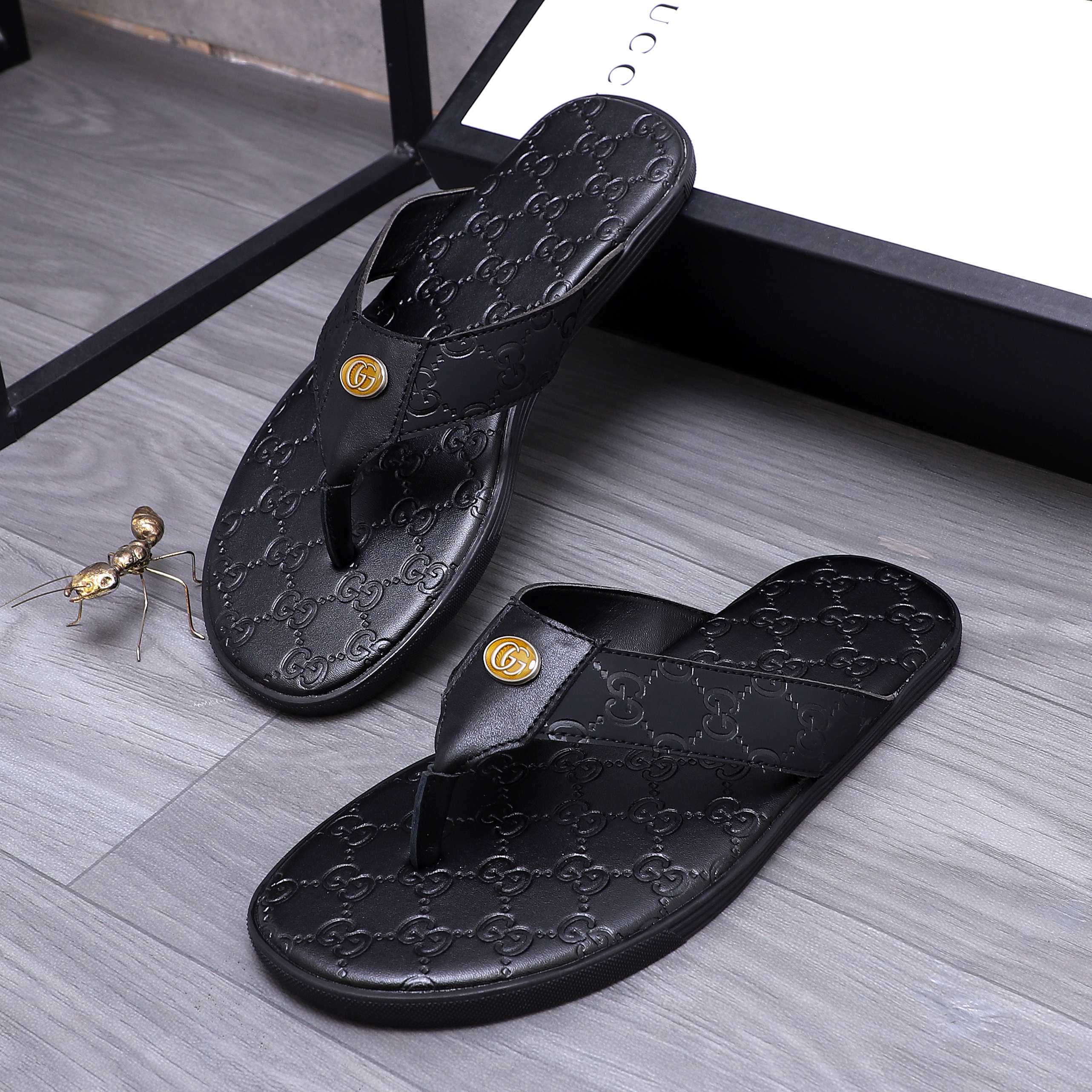 Gucci Embossed Leather Thong Sandals - Luxurious Comfort & Style (Sizes 38-44) 5 a1744355816607 2380