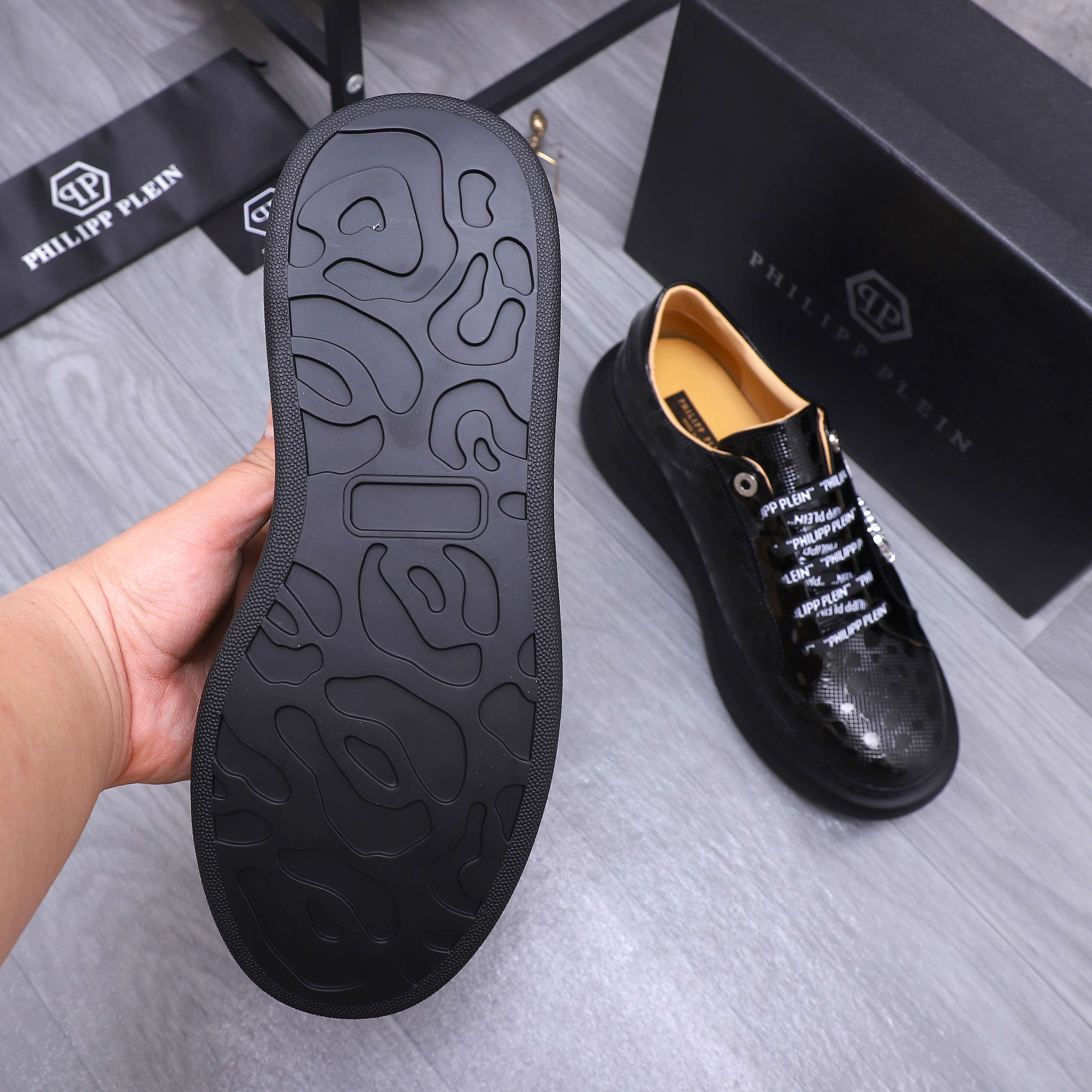 Philipp Plein Embossed Leather Low-Top Sneakers - Fashionable and Comfortable 8 a1744700865403 3665