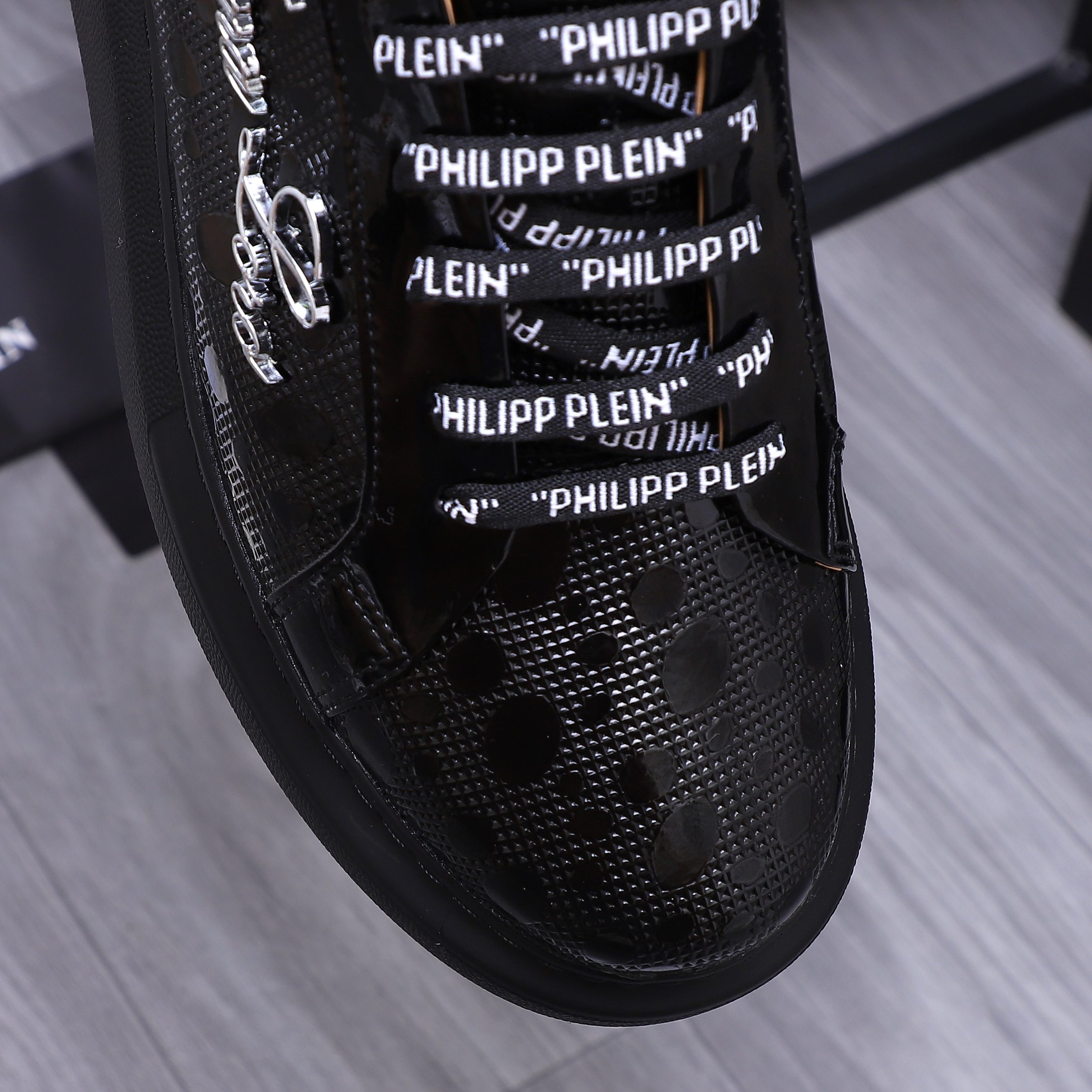 Philipp Plein Embossed Leather Low-Top Sneakers - Fashionable and Comfortable 9 a1744700867294 3051