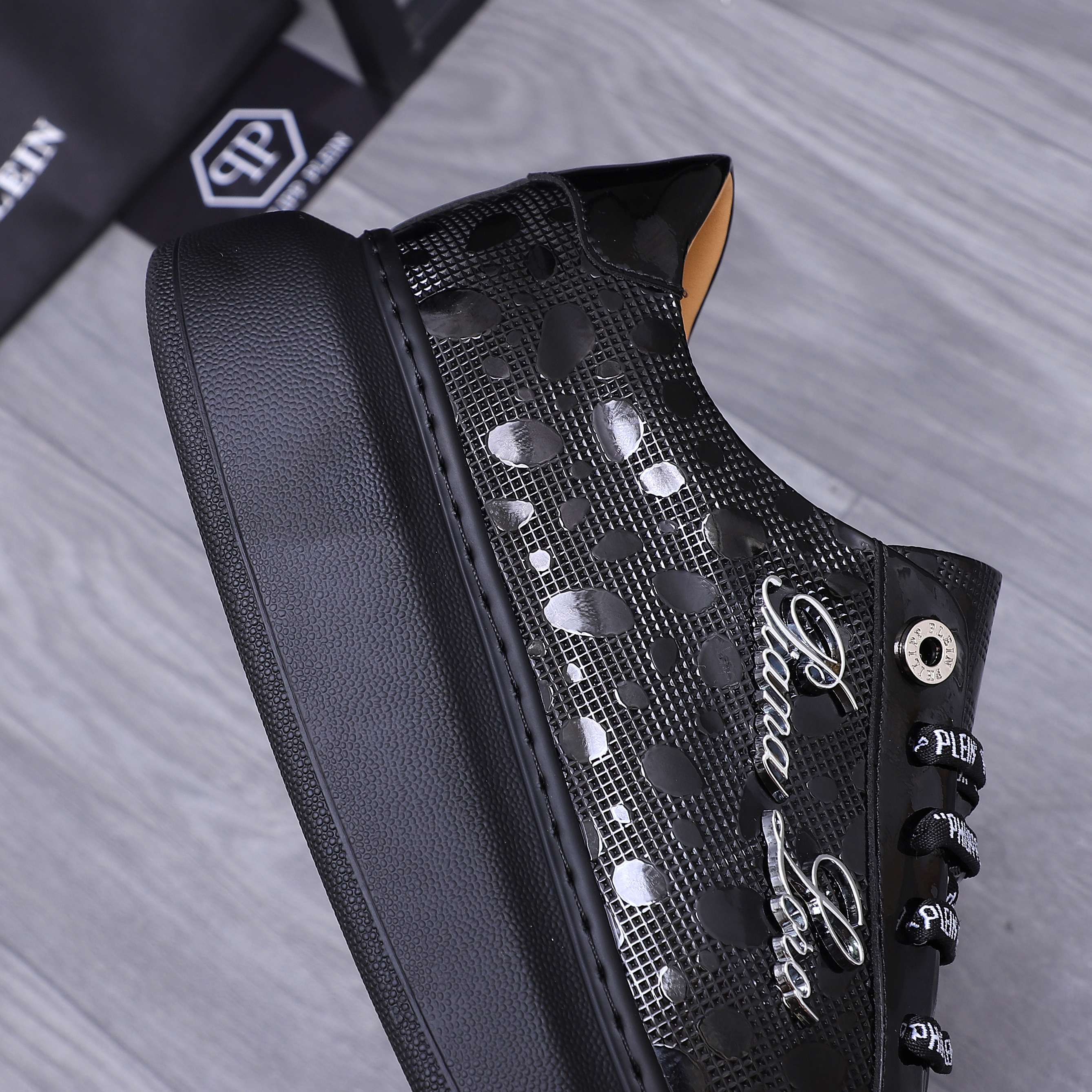 Philipp Plein Embossed Leather Low-Top Sneakers - Fashionable and Comfortable 10 a1744700867684 2401
