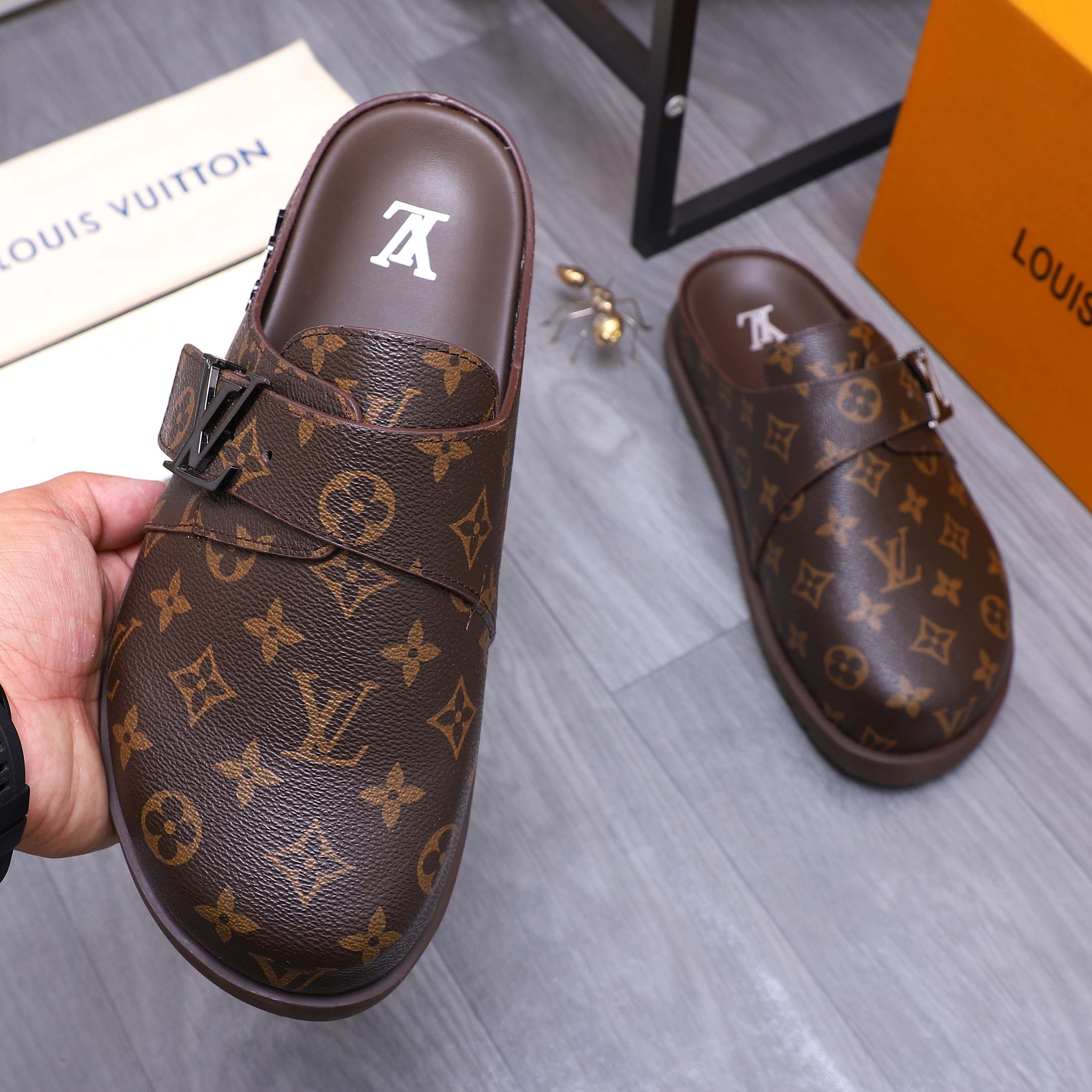 Louis Vuitton Men's Half Slippers Mules Leather Upper Original Sole 6 a1744783990140 0478