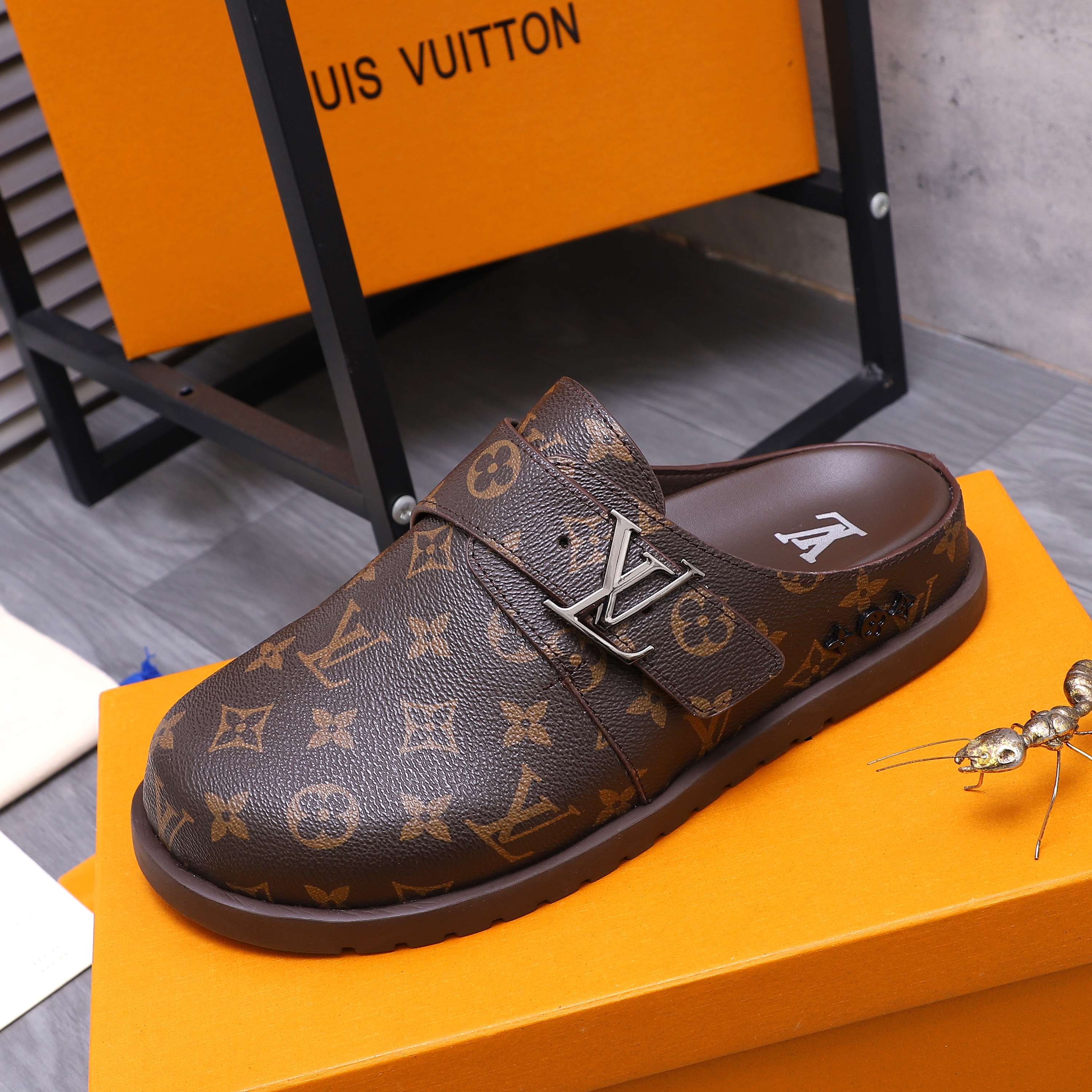 Louis Vuitton Men's Half Slippers Mules Leather Upper Original Sole 7 a1744783992328 6285