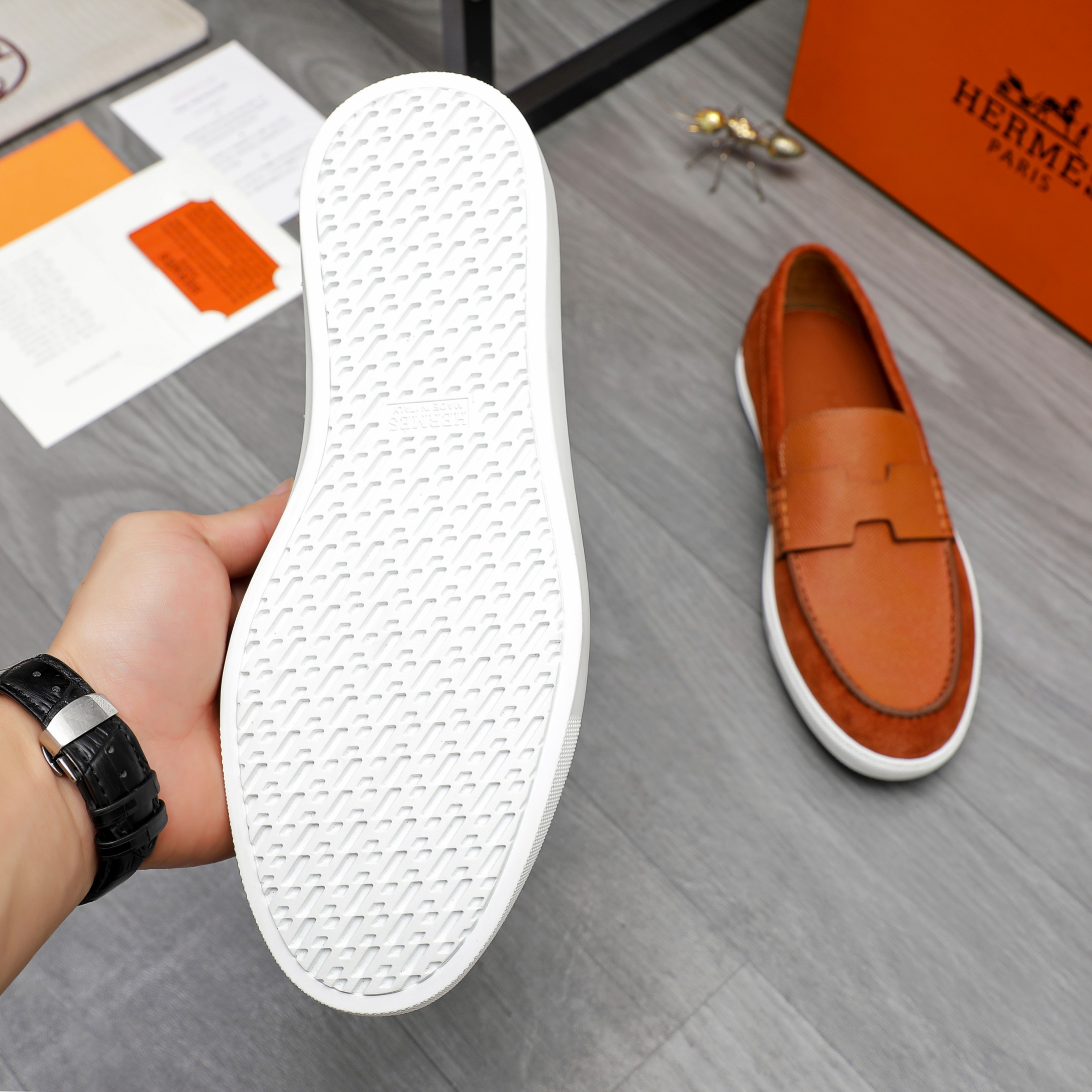 Hermès Men's Leather Loafers: Stylish Comfort in Every Step 8 a1744790445342 5720
