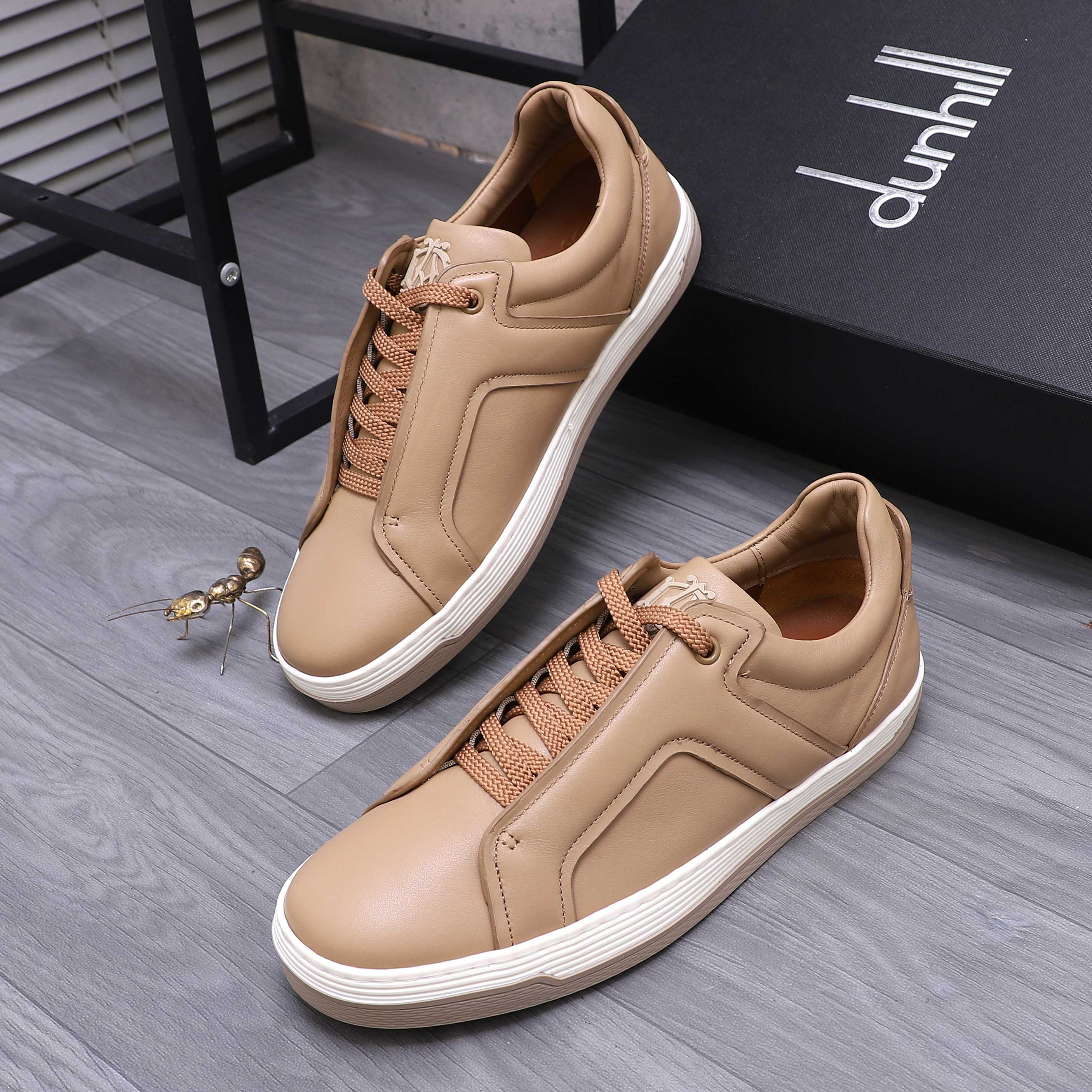 Dunhill Men's Casual Leather Sneakers - Comfortable and Stylish 4 a1744876208196 0555