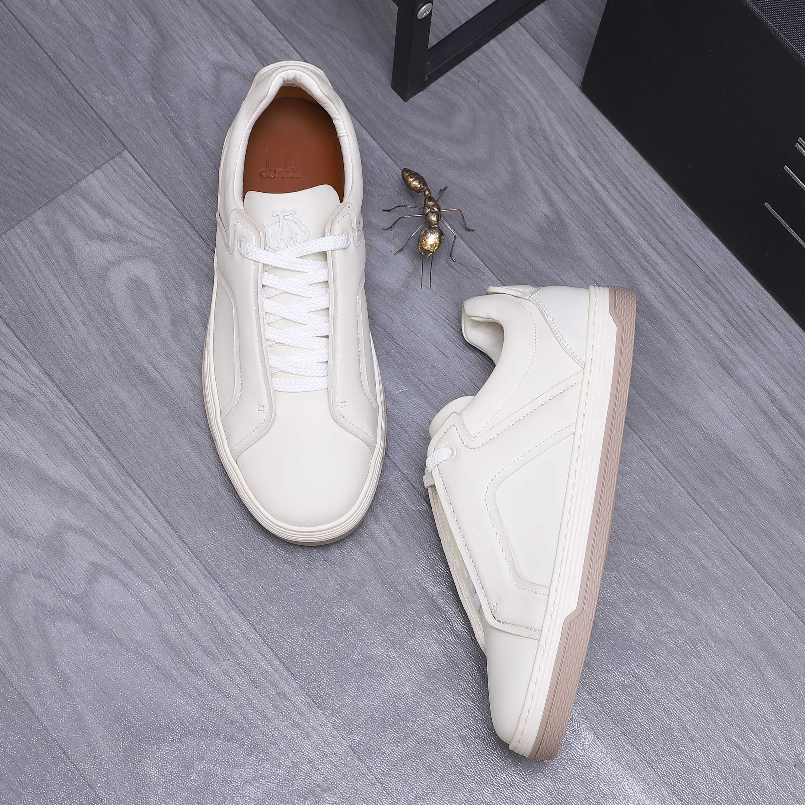 Dunhill Men's Classic Leather Sneakers: Stylish, Comfortable, and Durable 5 a1744876451305 5885