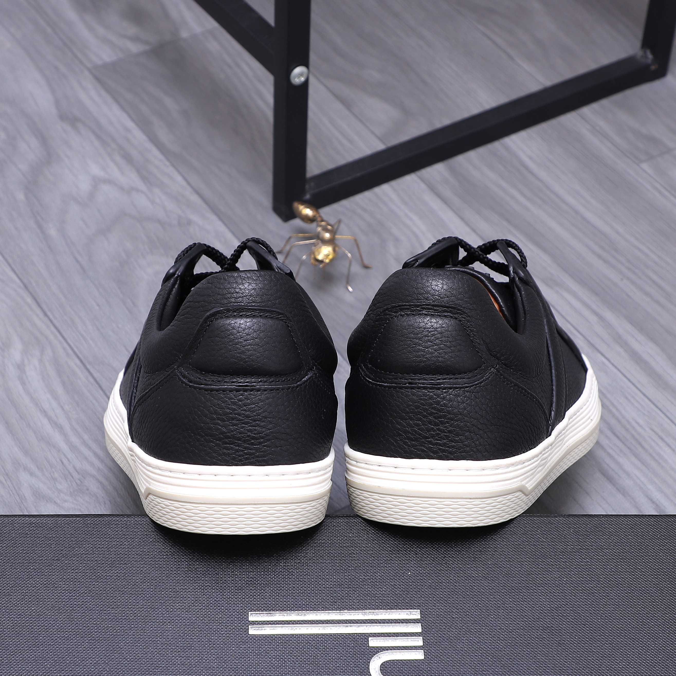 Dunhill Men's Leather Casual Sneakers in Black and White - Sizes 38-44 11 a1744877431596 0302