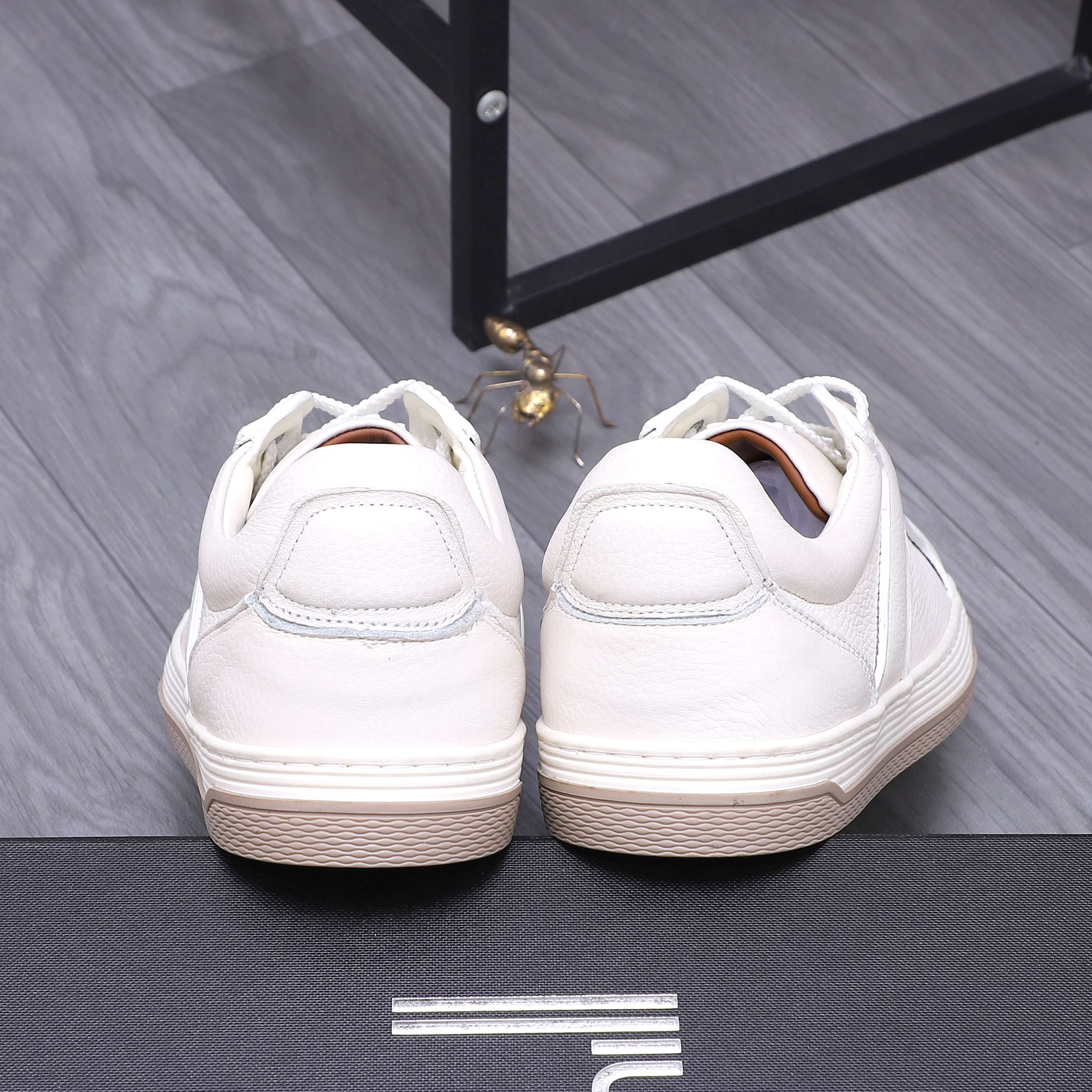 Dunhill Men's Leather Casual Sneakers - Comfortable & Stylish Shoes 11 a1744877553845 7102