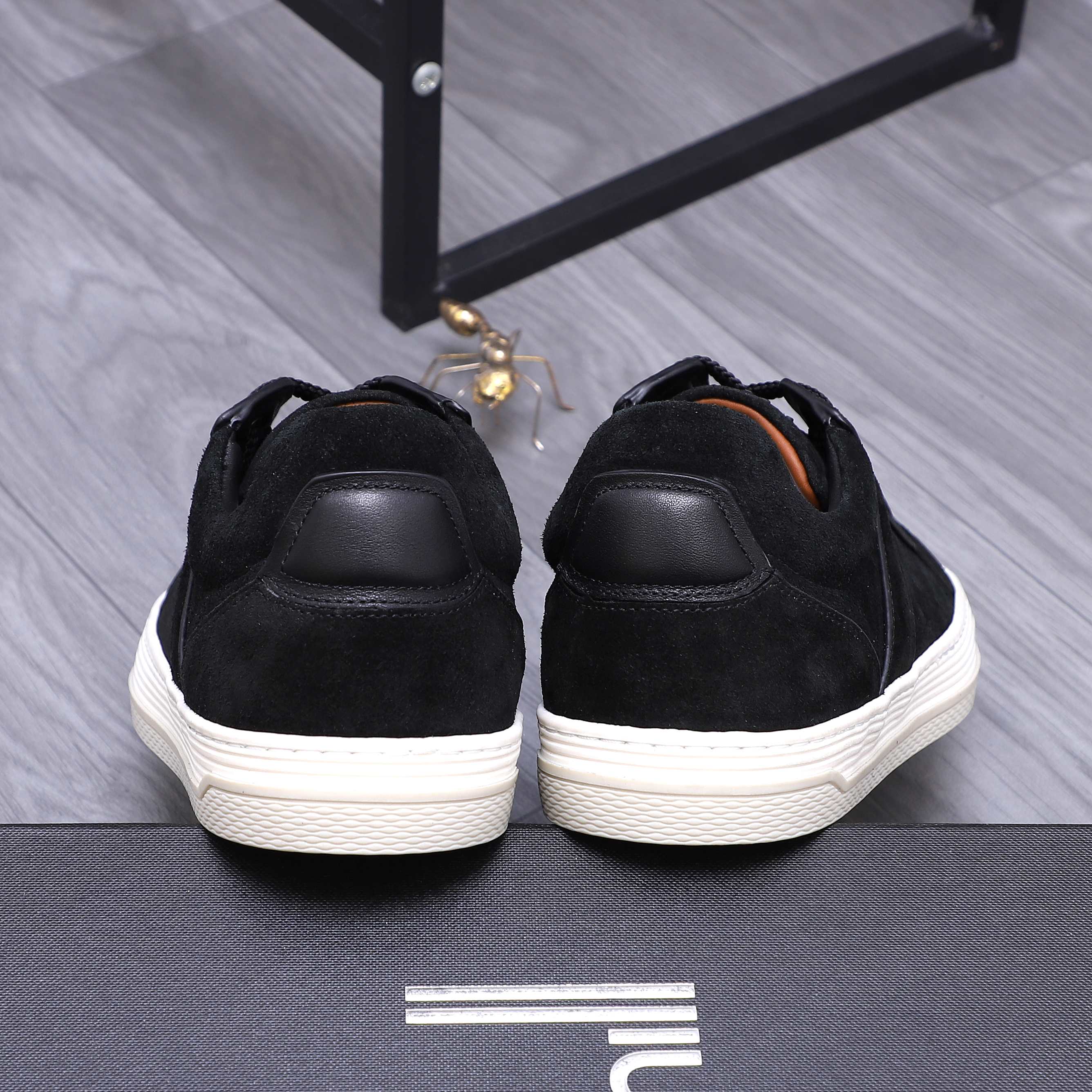 Dunhill Men's Suede Leather Casual Sneakers - Sizes 38-44 11 a1744877724114 4566