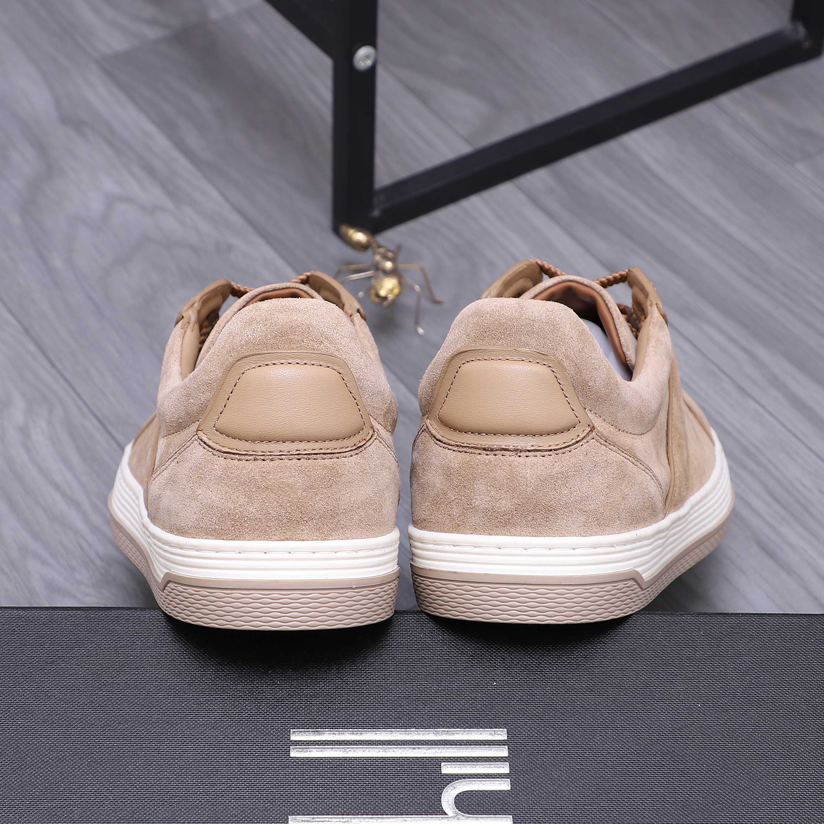 Dunhill Men's Suede Leather Casual Sneakers - Stylish & Comfortable 11 a1744878369473 7181