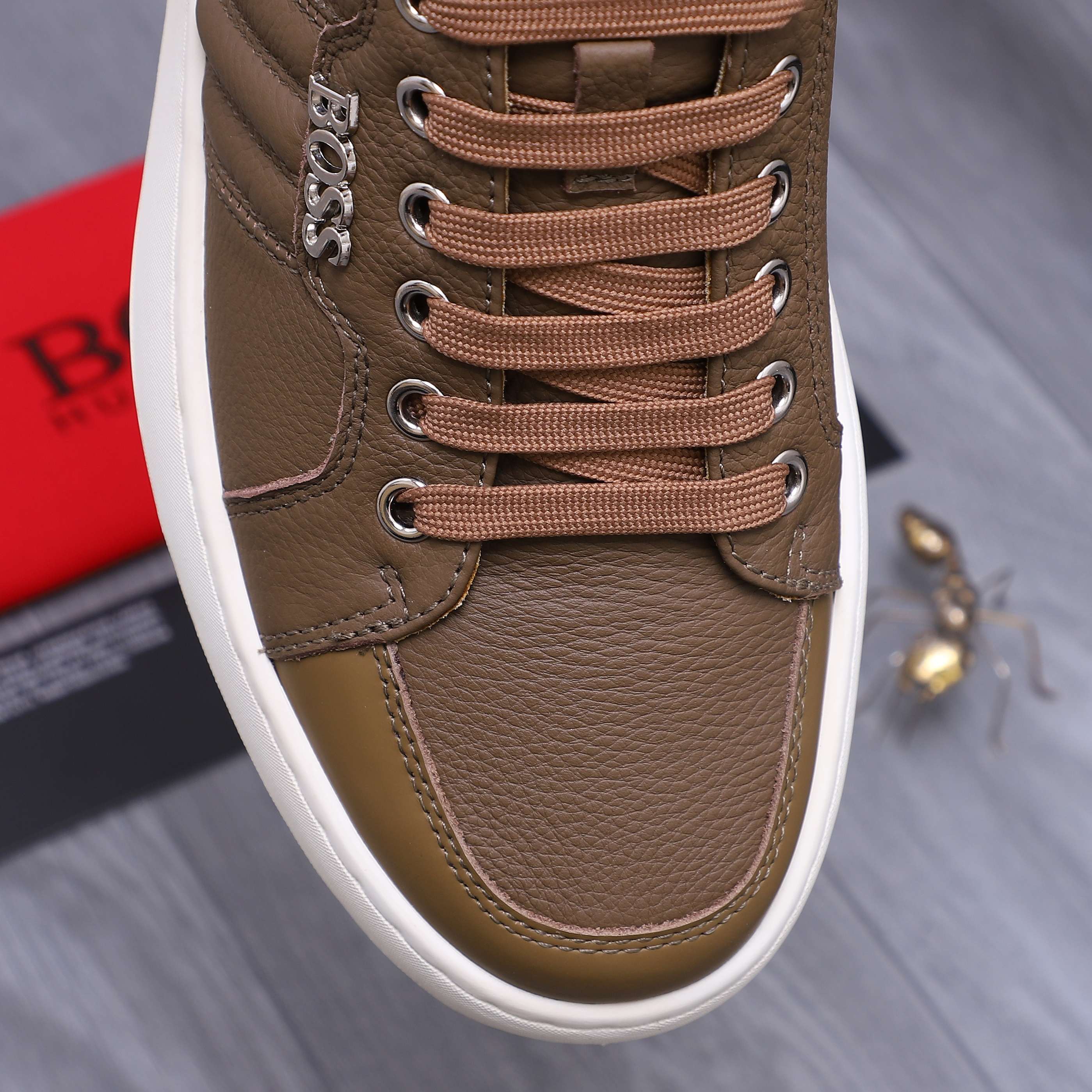 Hugo Boss Men's Leather Casual Sneakers,Sizes 38-44,Multiple Colors 9 a1745303290948 4567