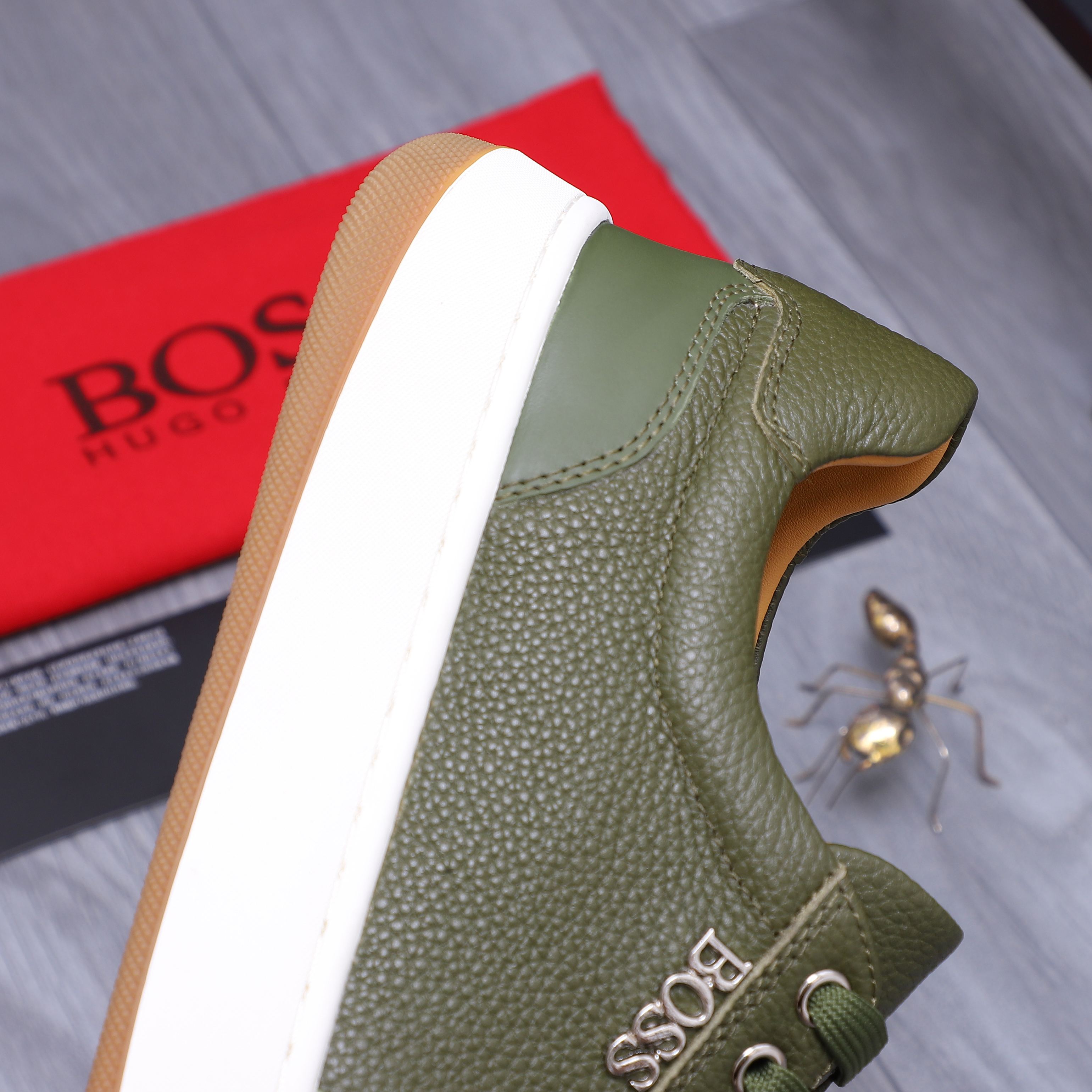Hugo Boss Men's Leather Casual Sneakers - Stylish Comfort and Quality 10 a1745303960929 5252